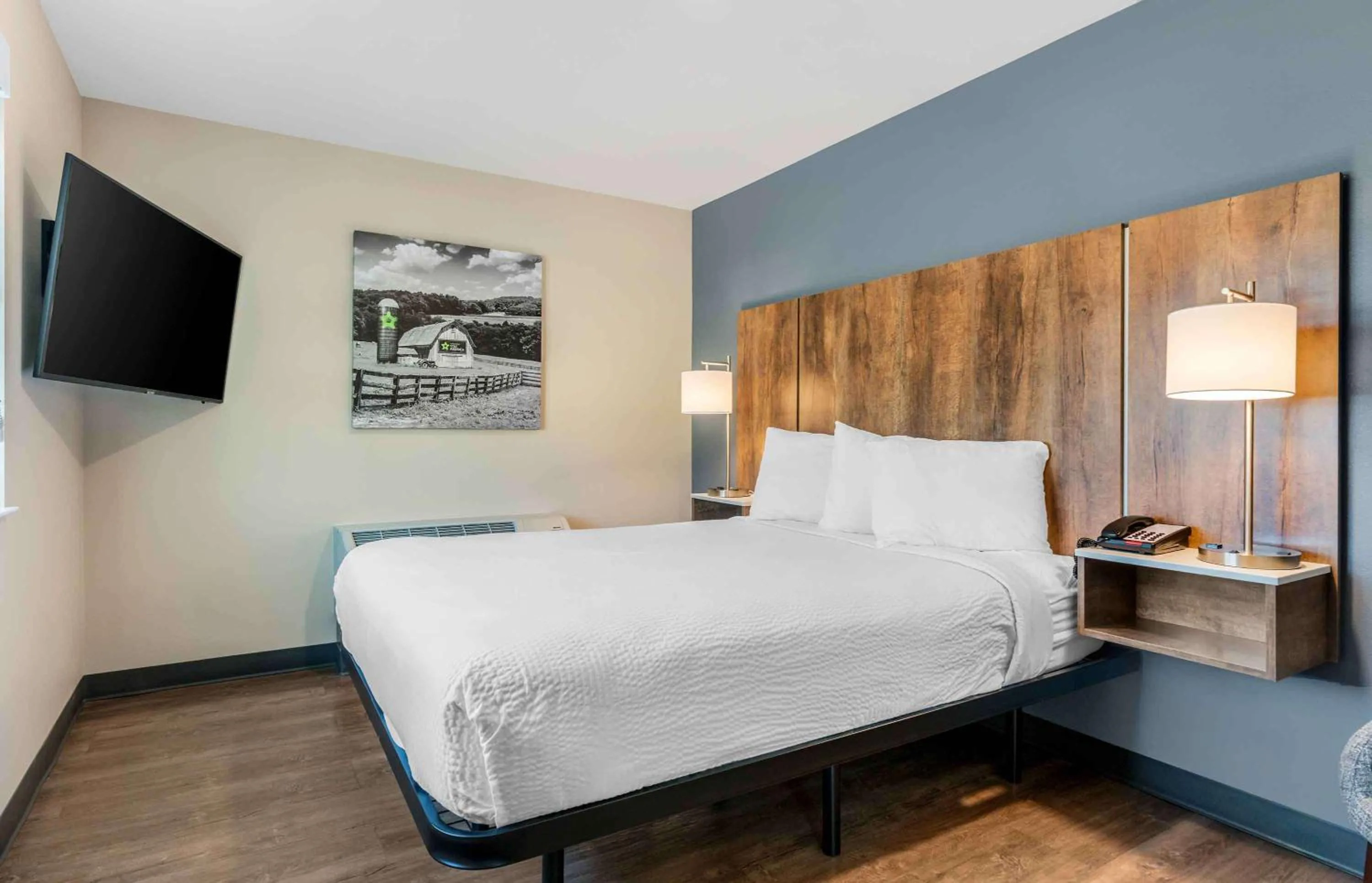 Bedroom, Bed in Extended Stay America Premiere Suites - Ukiah