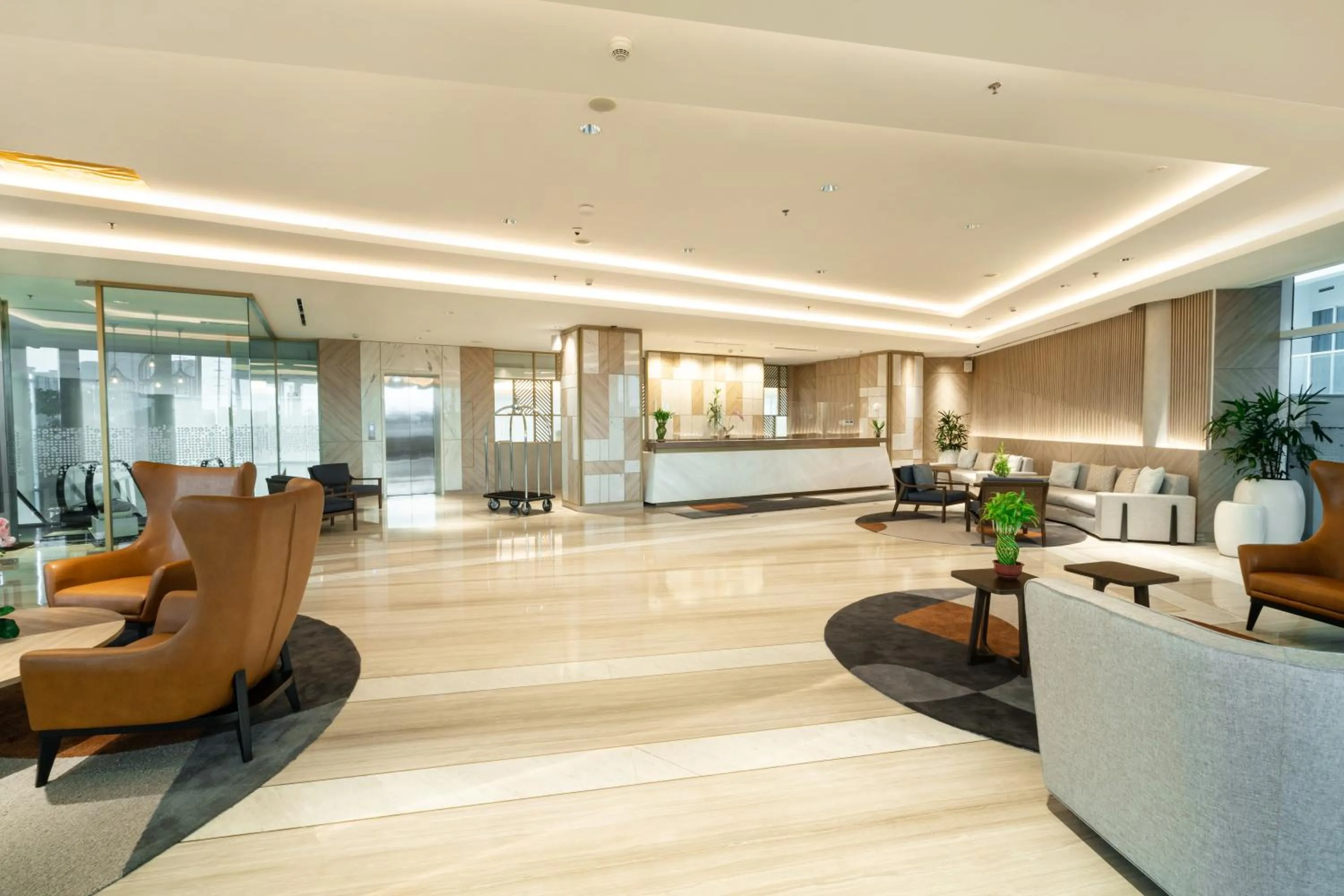 Lobby or reception in Harris Suites Puri Mansion