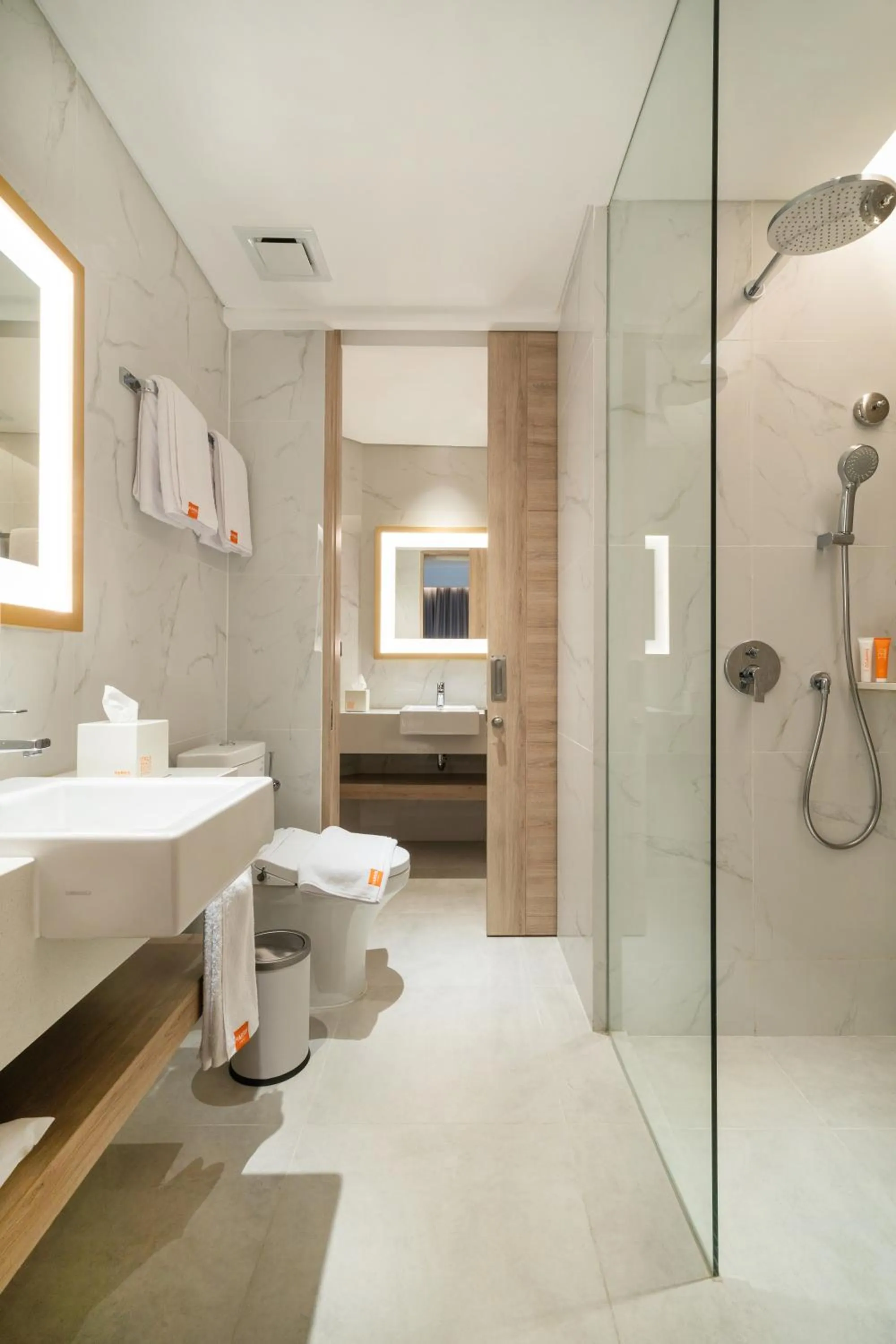 Bathroom in Harris Suites Puri Mansion