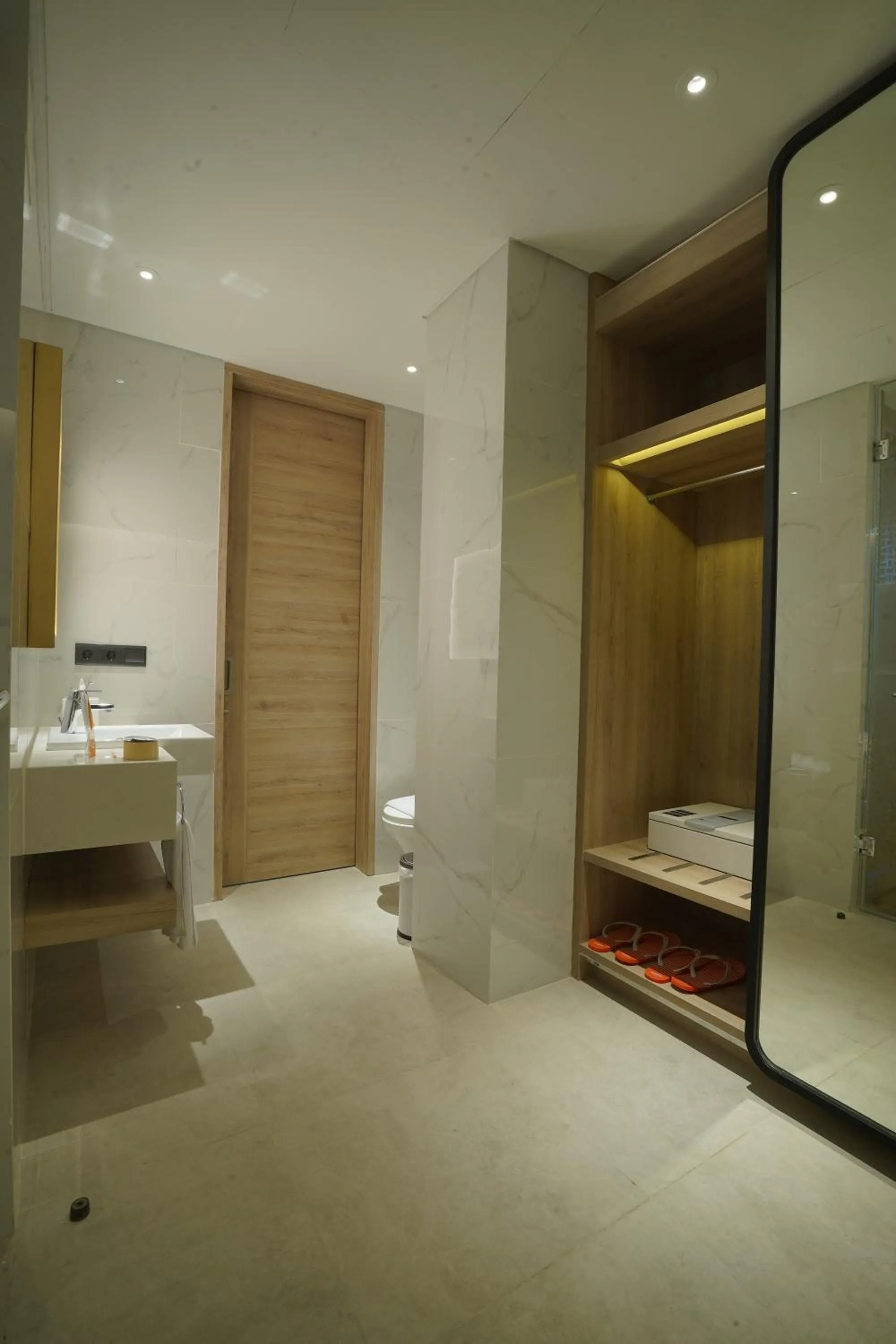 Bathroom in Harris Suites Puri Mansion