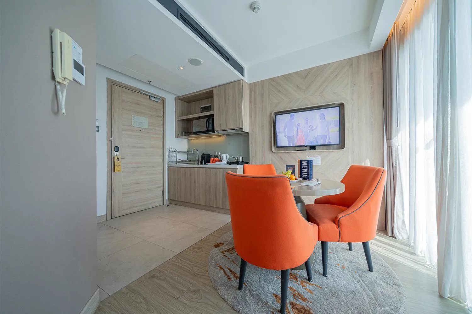 Living room in Harris Suites Puri Mansion