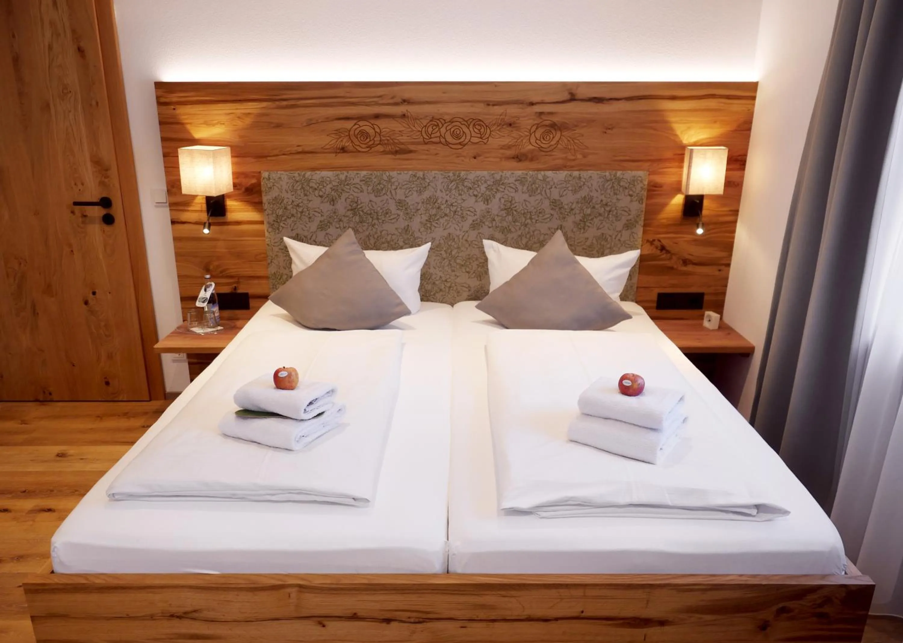 Bed in DEVA Hotel Alpenglück