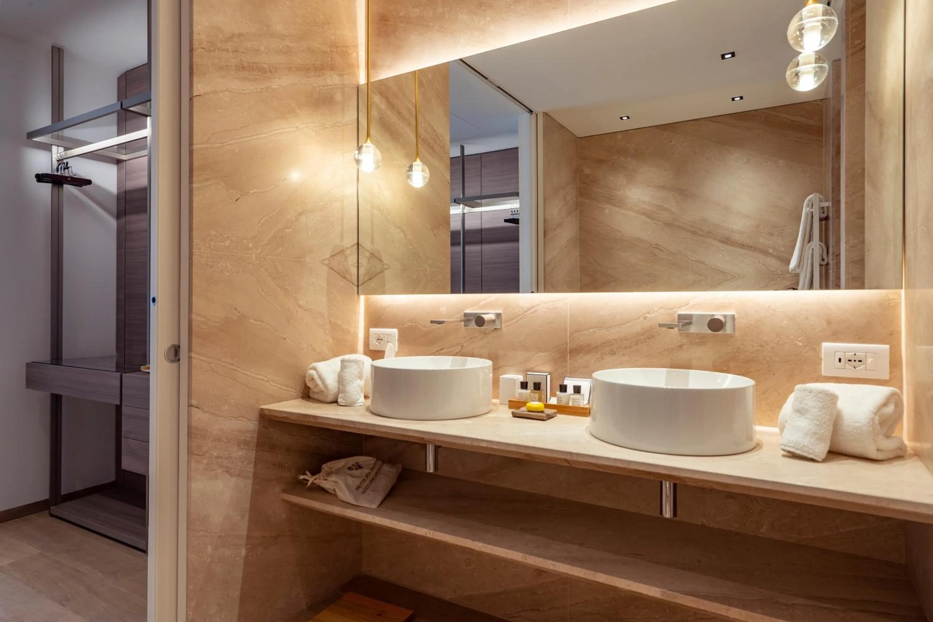 Bathroom in ARIA Retreat & SPA - The Leading Hotels of the World, located within Parco San Marco Resort