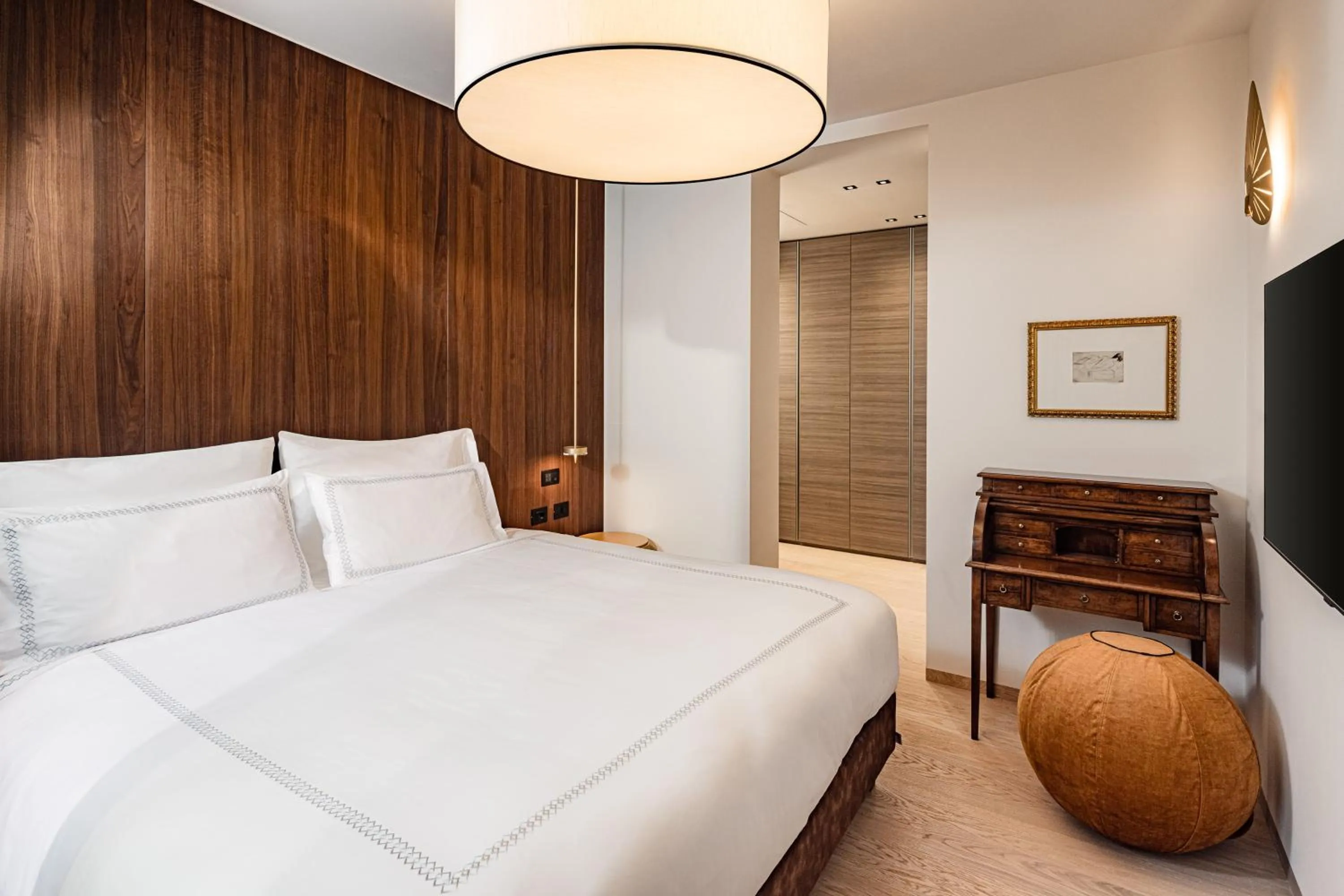 Bed in ARIA Retreat & SPA - The Leading Hotels of the World, located within Parco San Marco Resort