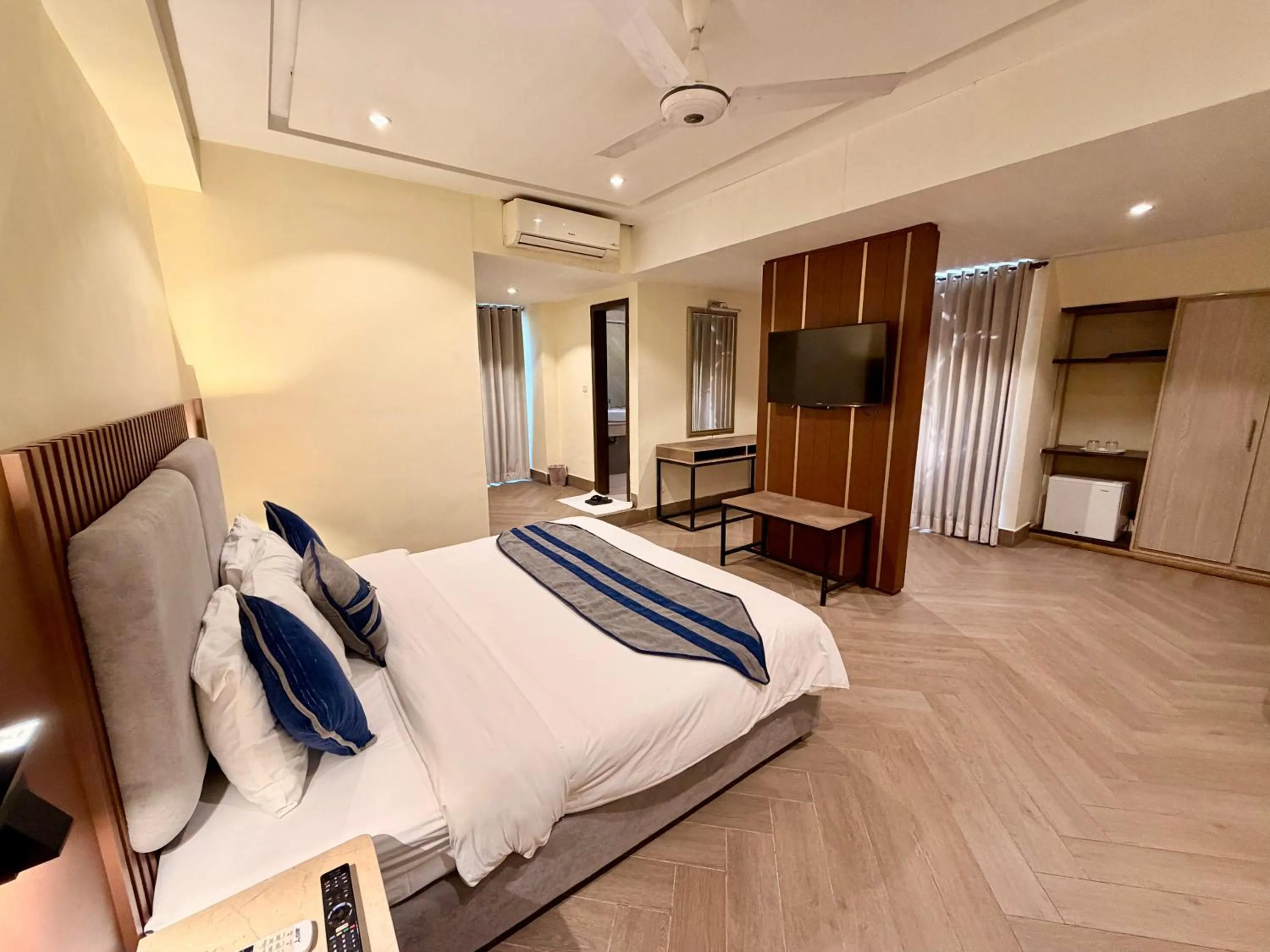 Bed in Shelton's Ambassador