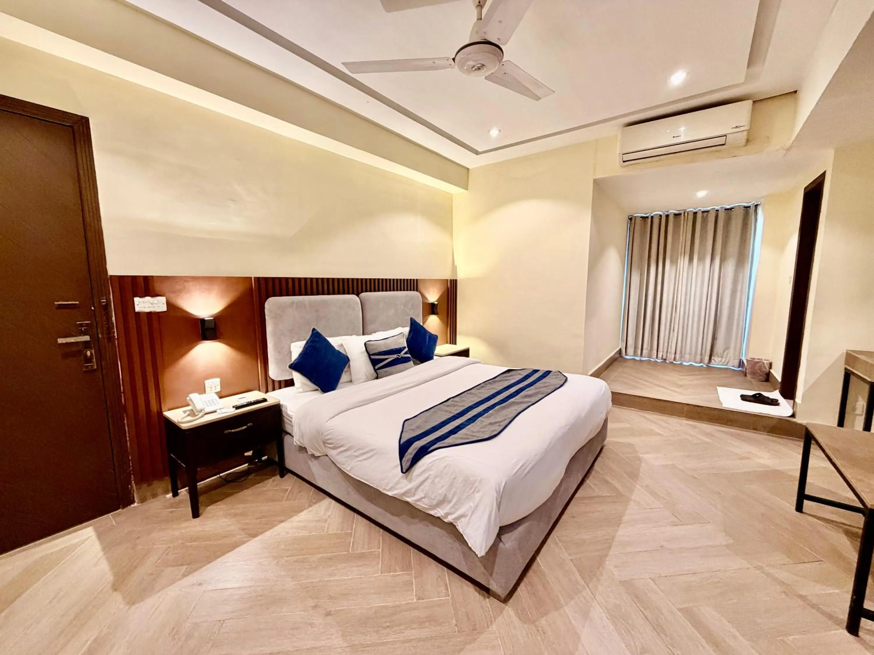 Bed in Shelton's Ambassador