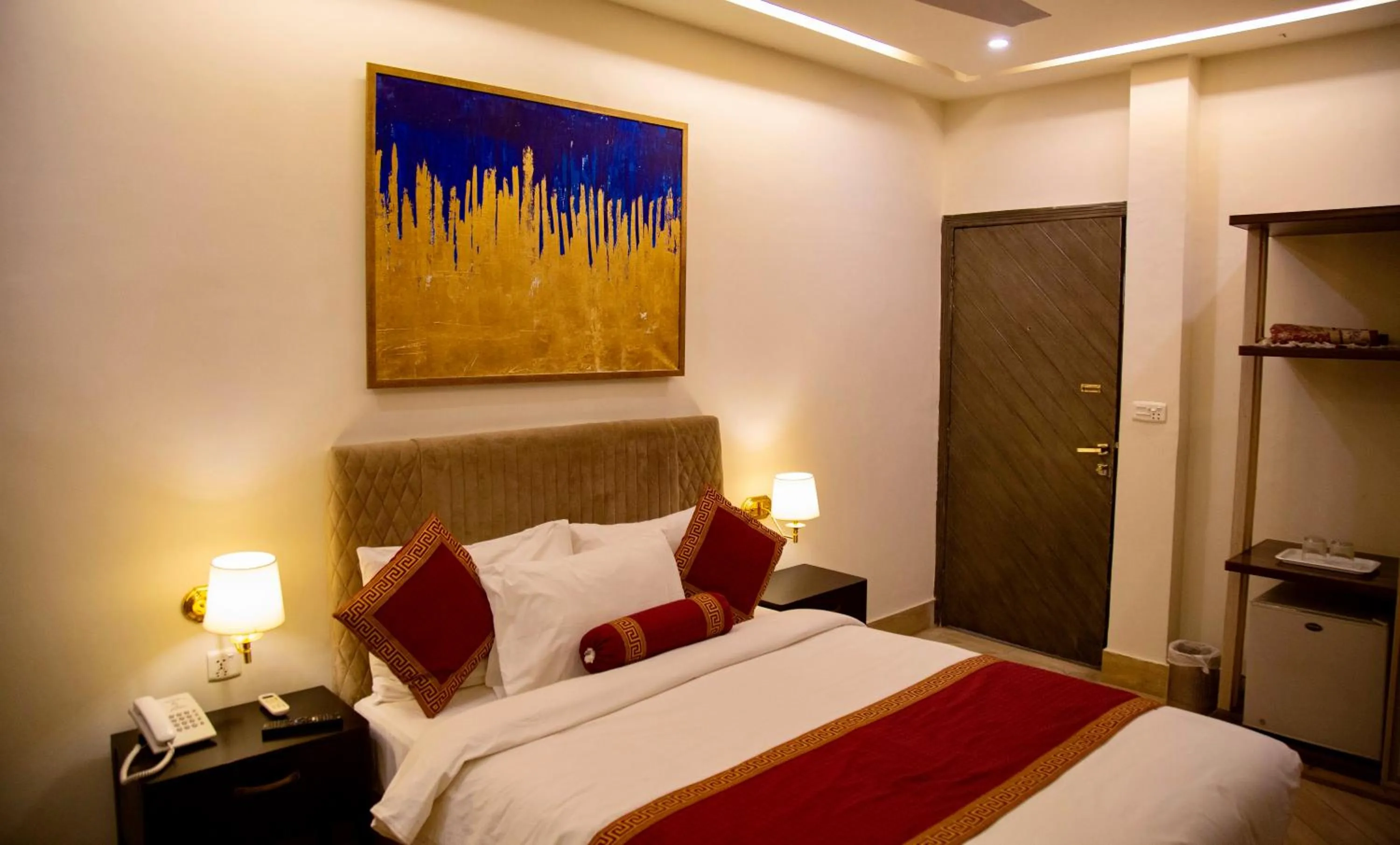 Bed in Shelton's Ambassador