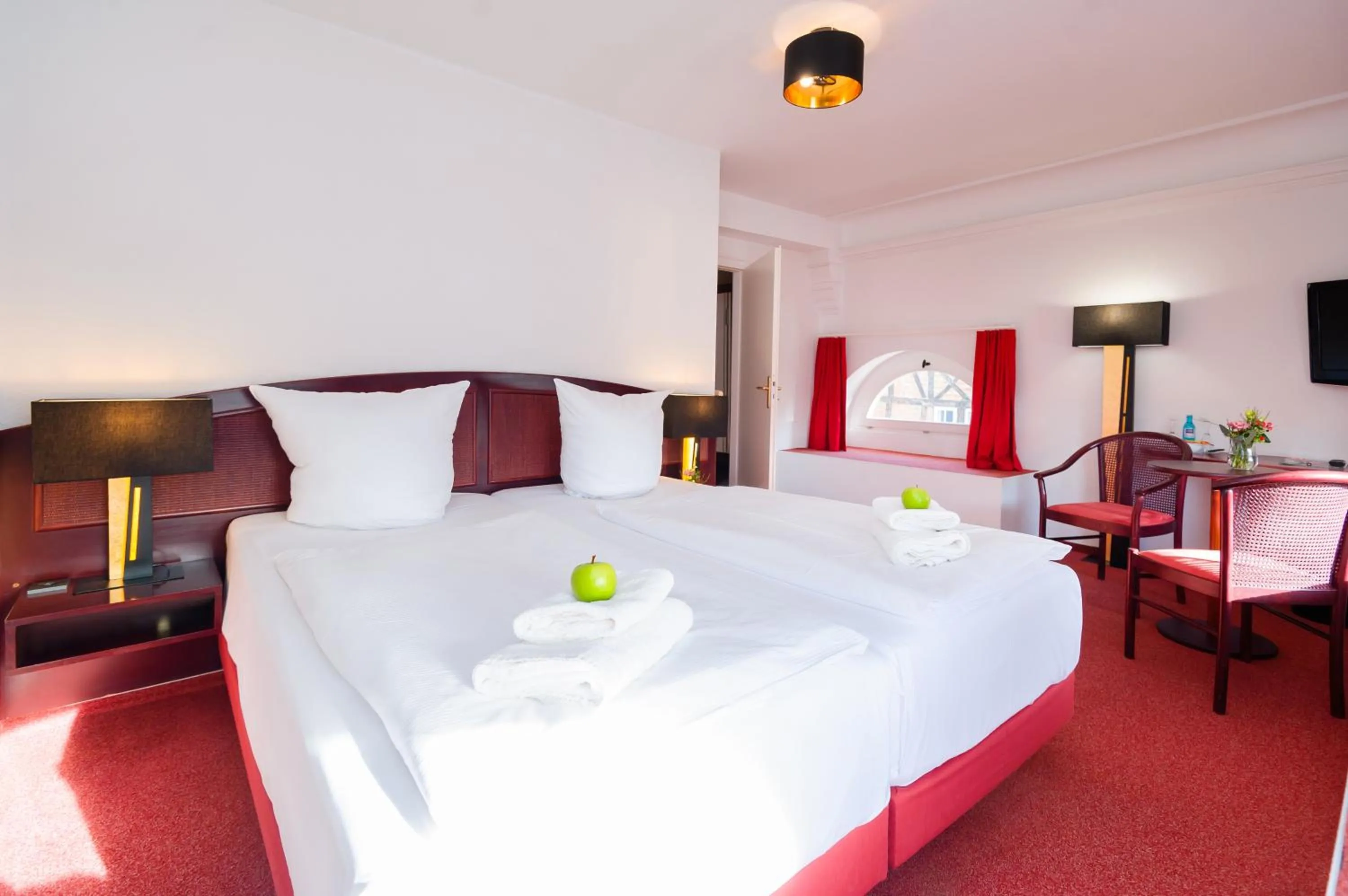 Photo of the whole room, Bed in Hotel New Orleans