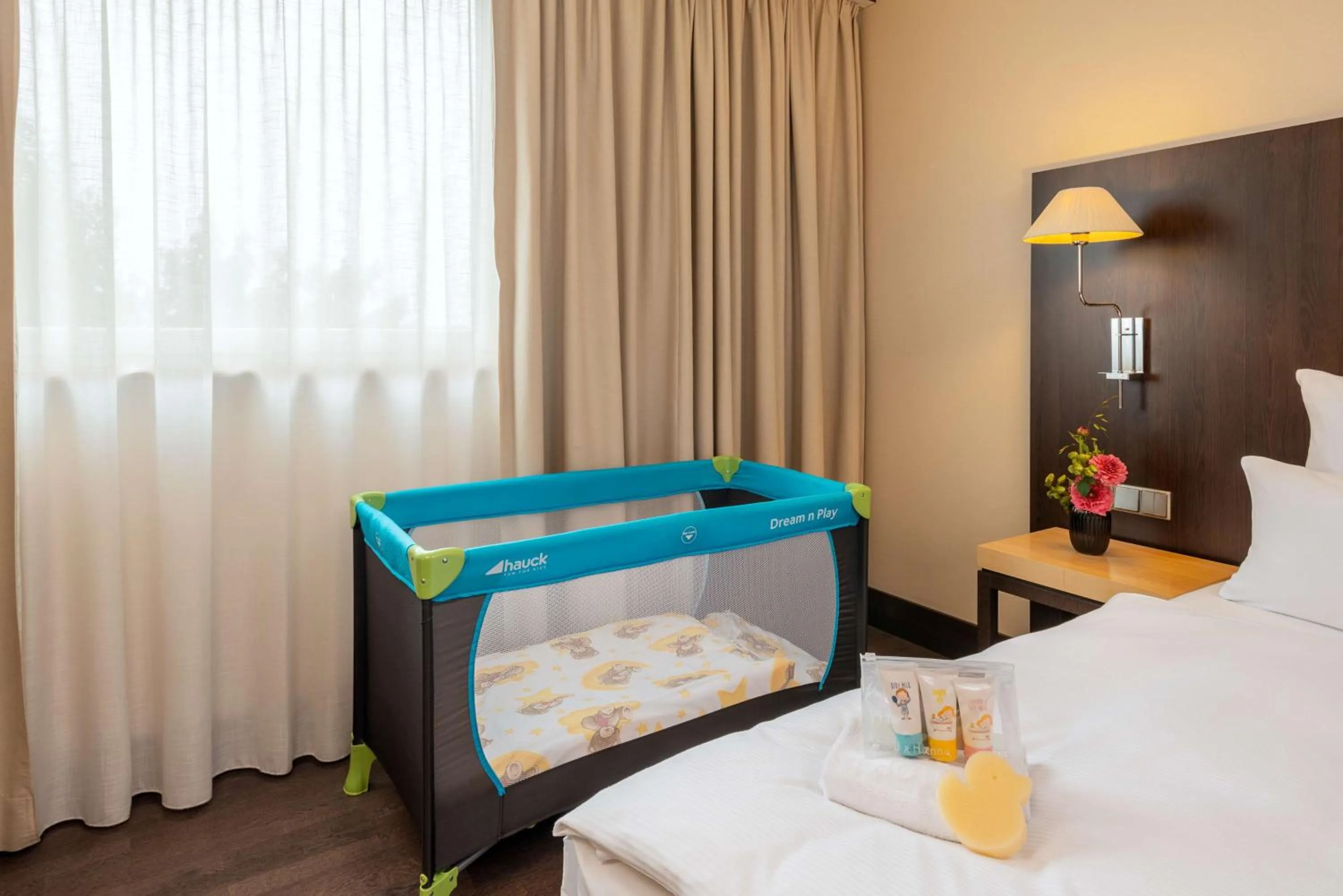 Bed in NH Stuttgart Airport