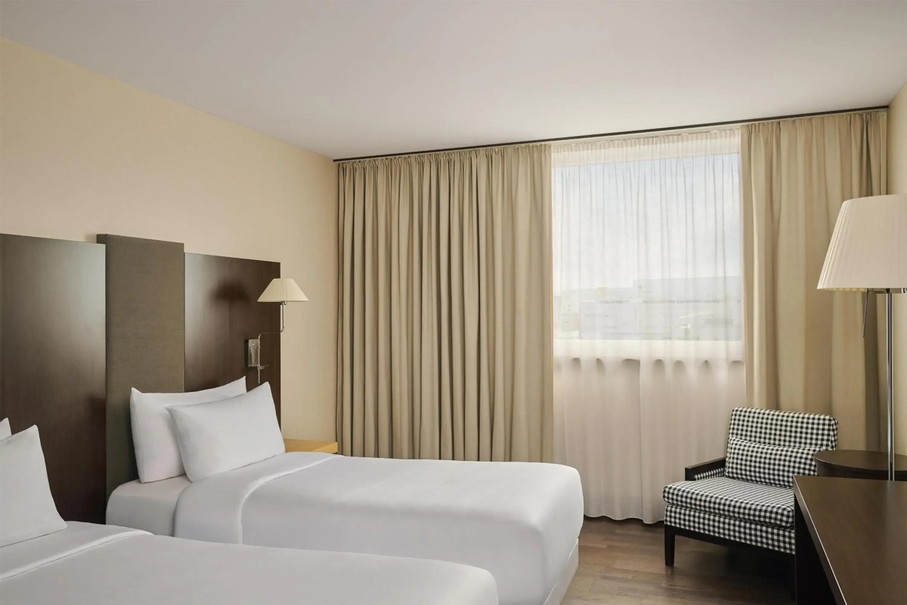 Superior Double Room in NH Stuttgart Airport Superior Double Room in NH Stuttgart Airport