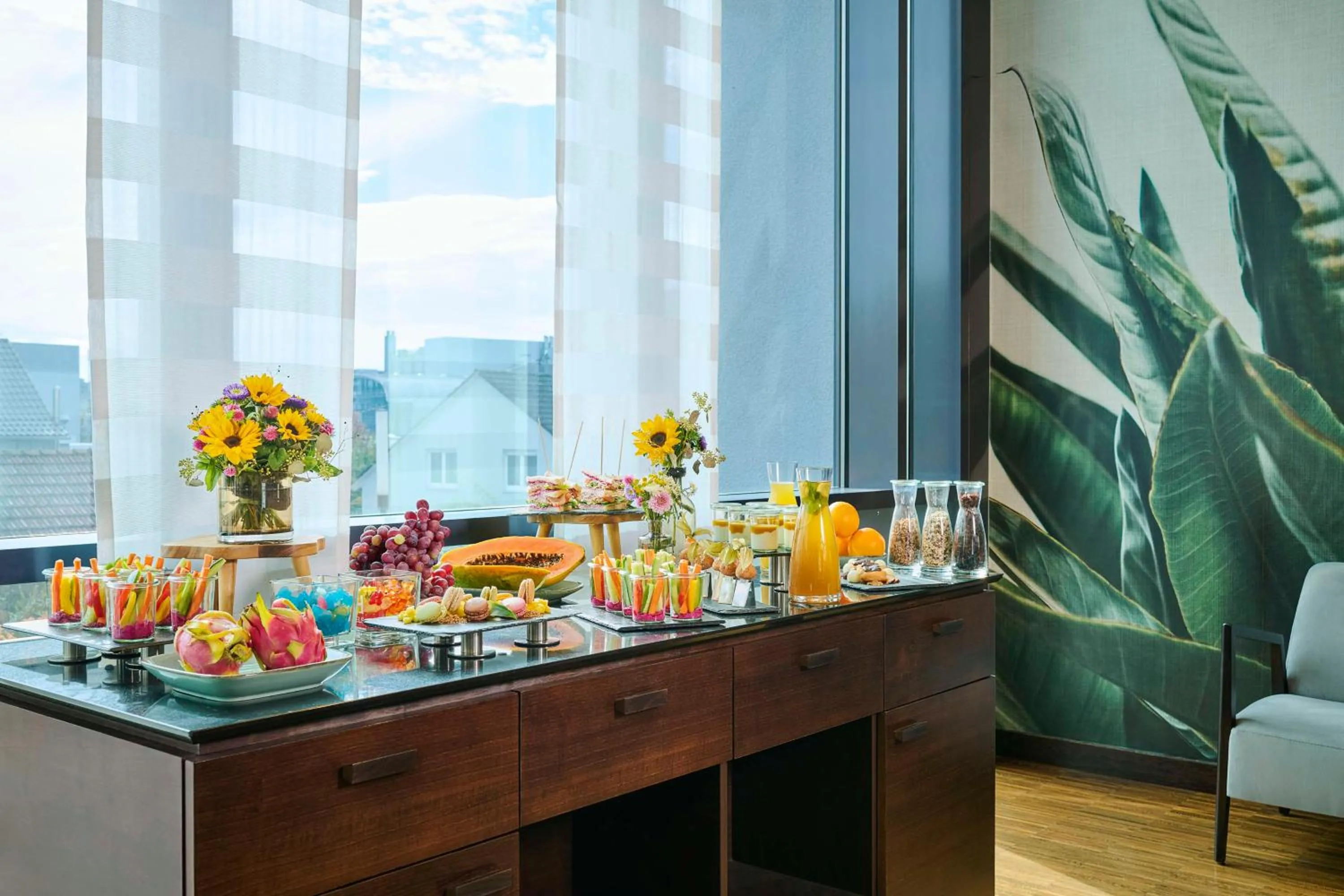 Restaurant/places to eat in NH Stuttgart Airport