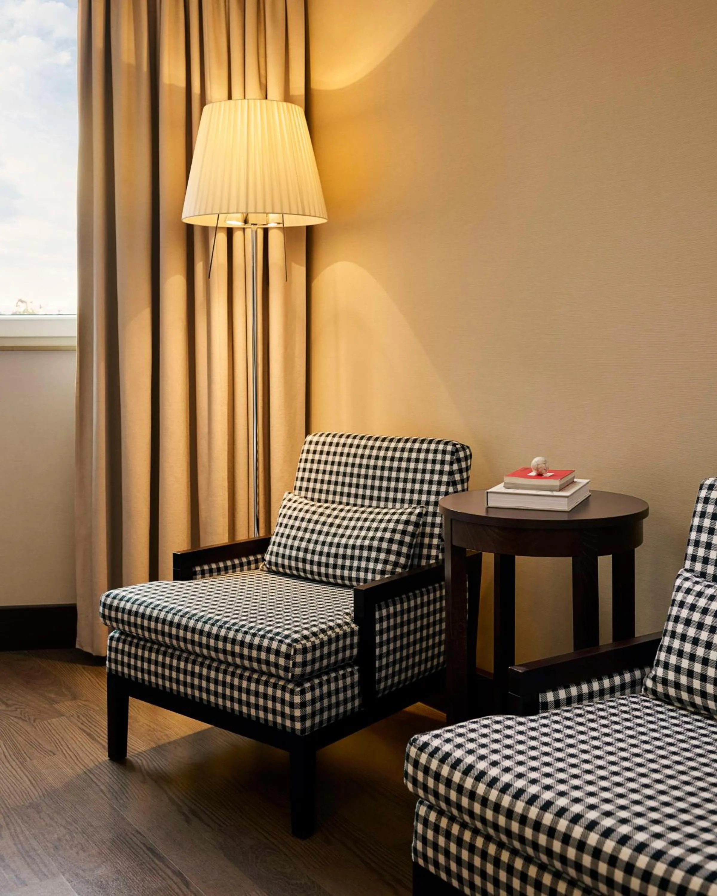 Bedroom in NH Stuttgart Airport