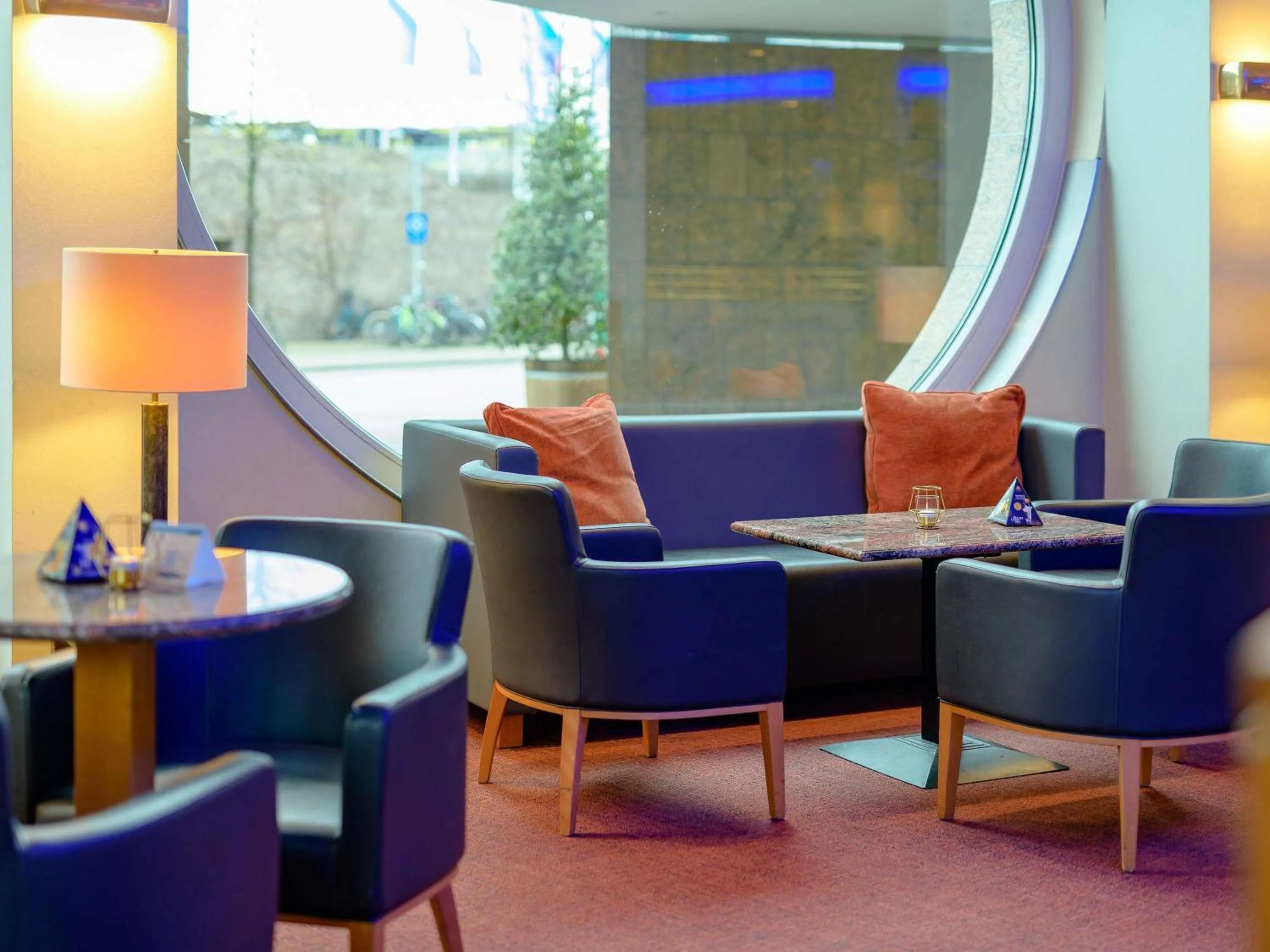 Lounge or bar in Novotel Freiburg am Konzerthaus