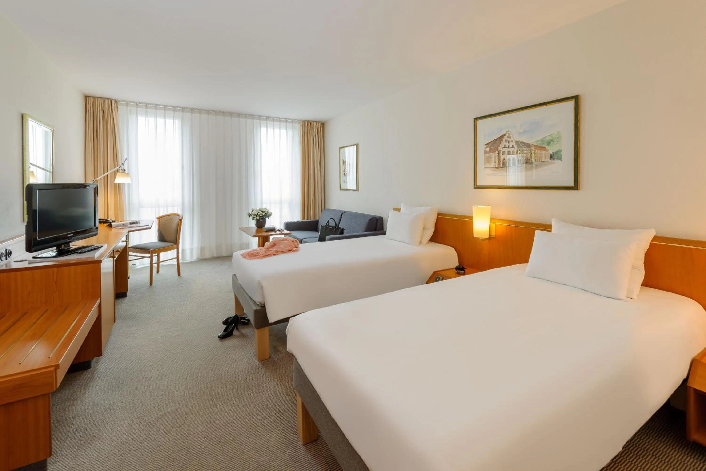 TV and multimedia, Bed in Novotel Freiburg am Konzerthaus