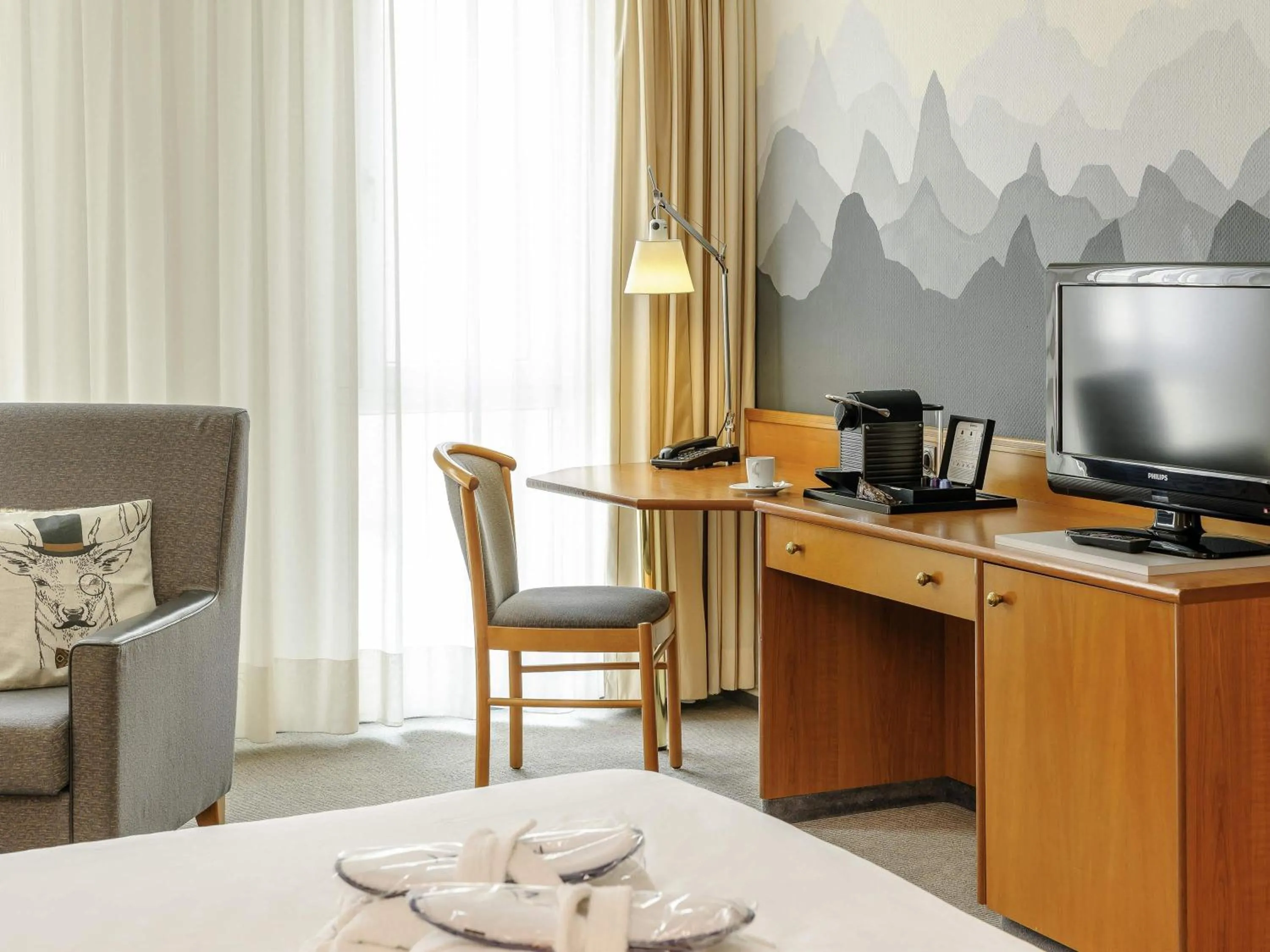 Bedroom in Novotel Freiburg am Konzerthaus