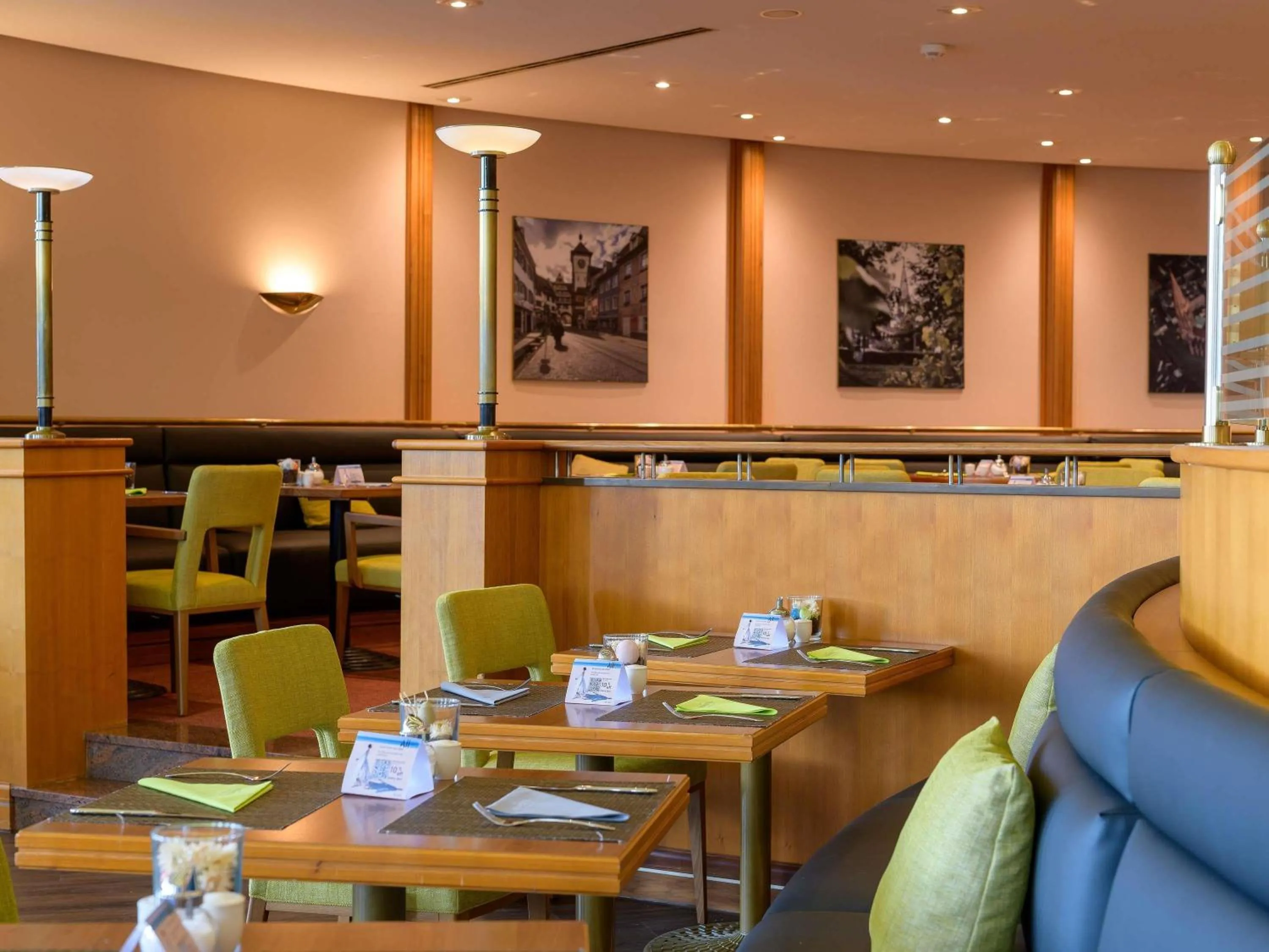 Restaurant/places to eat in Novotel Freiburg am Konzerthaus