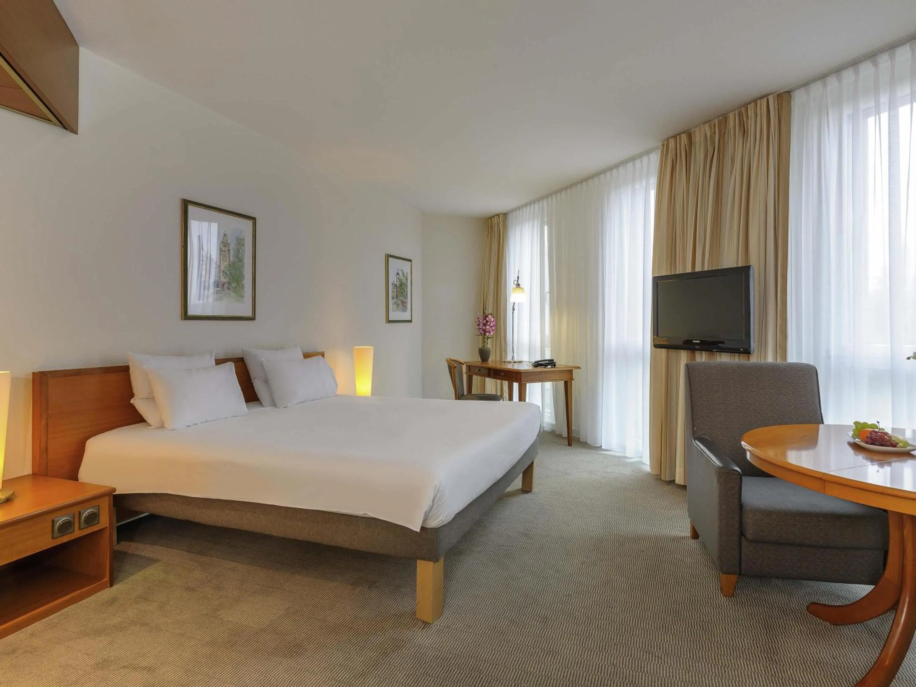 Bedroom, Bed in Novotel Freiburg am Konzerthaus