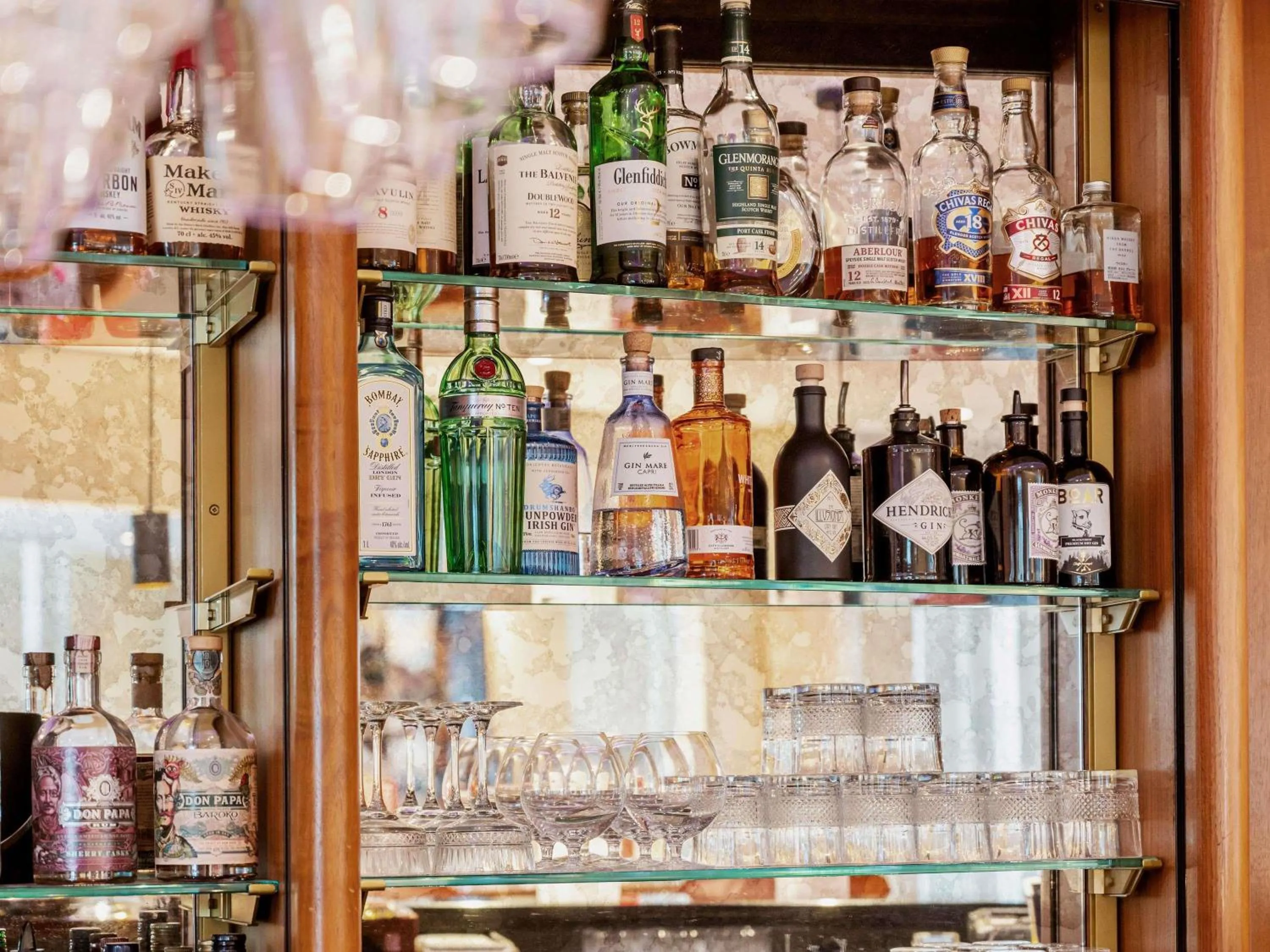 Lounge or bar in Novotel Freiburg am Konzerthaus