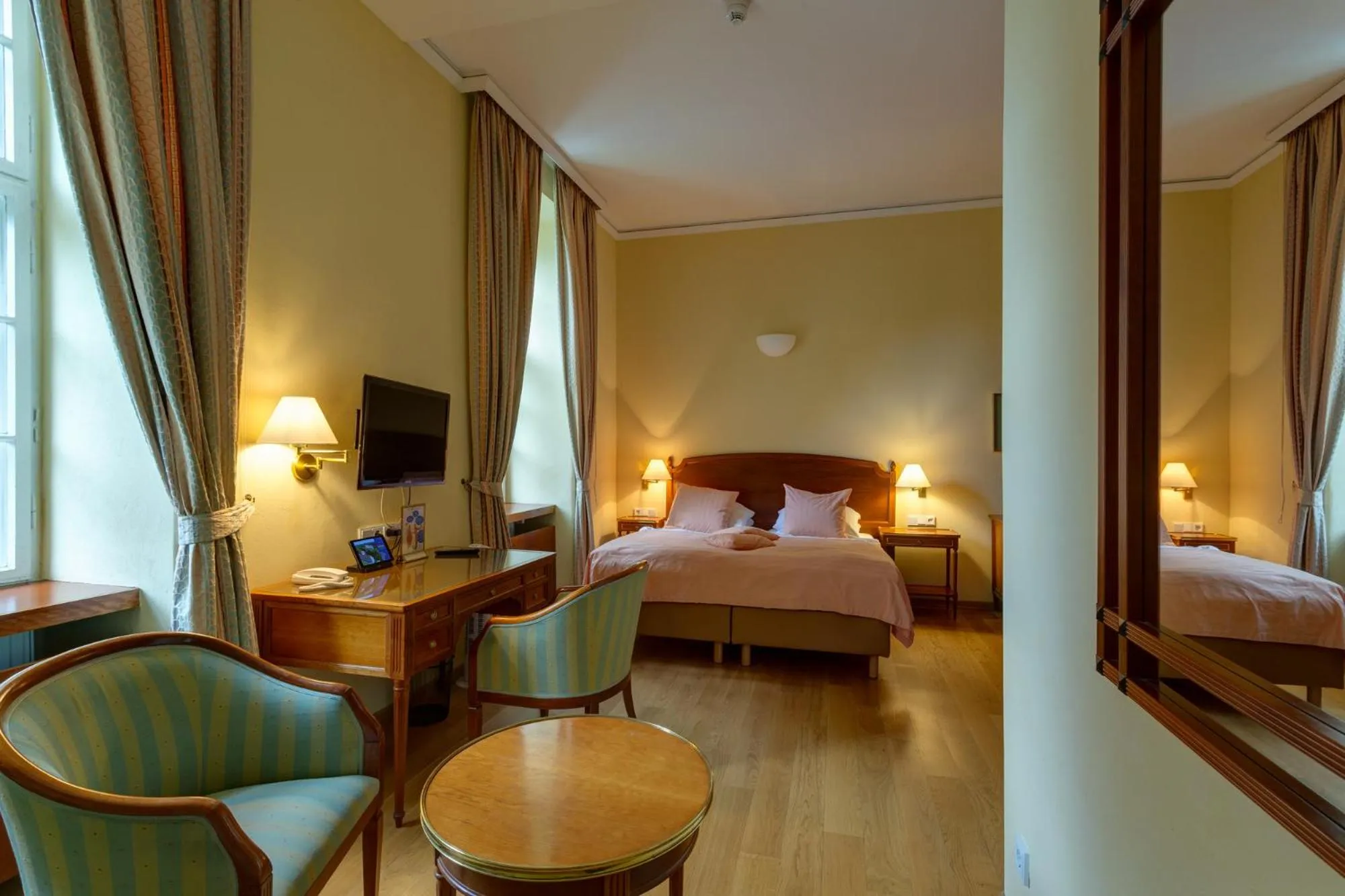 Photo of the whole room, Bed in Schloss Lübbenau