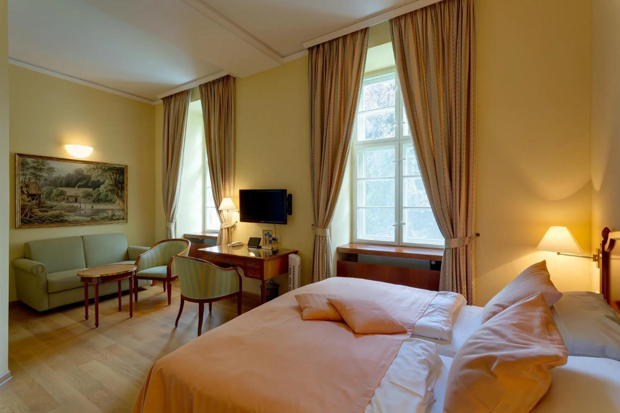 Photo of the whole room, Bed in Schloss Lübbenau