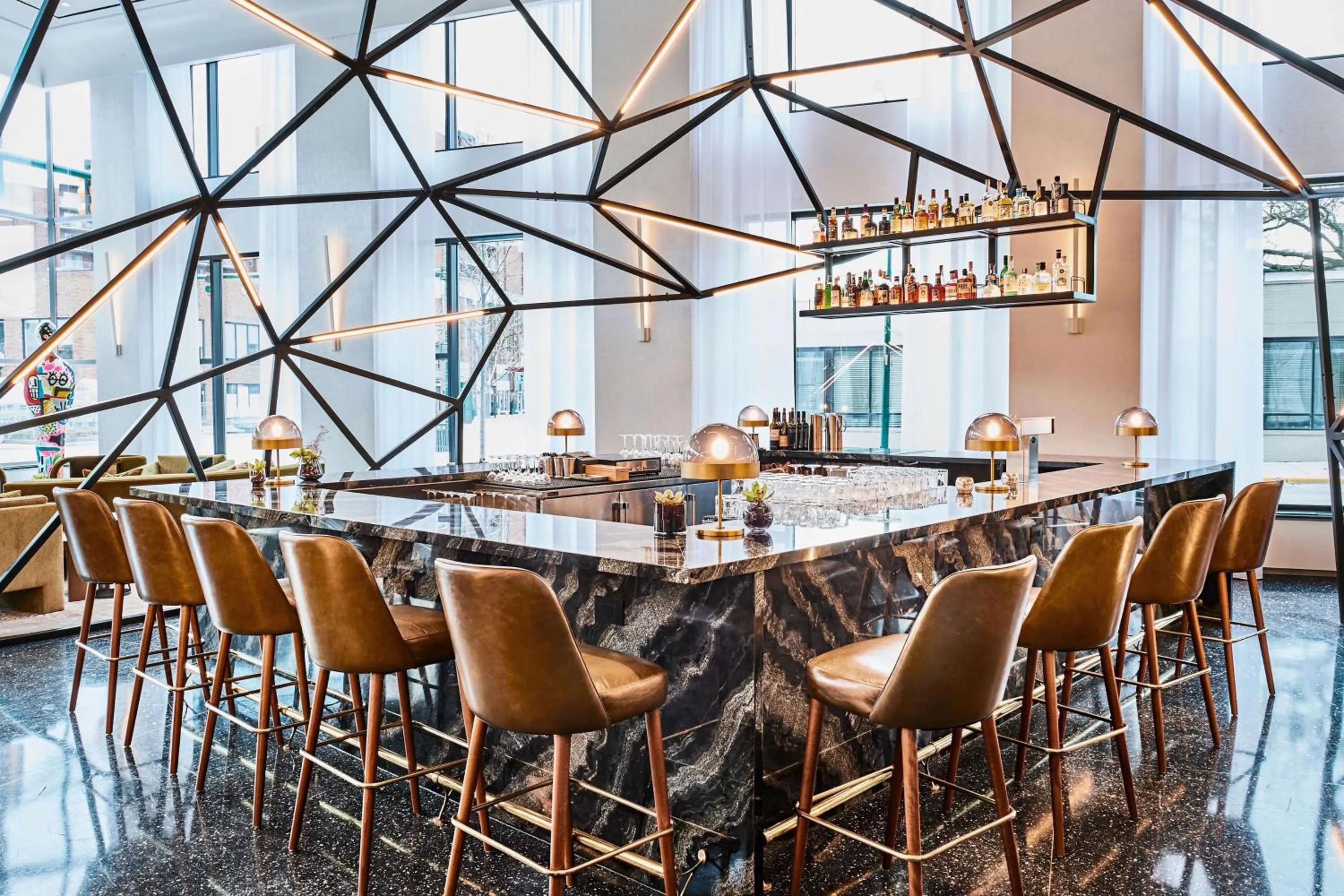 Lounge or bar in Daxton Hotel Birmingham, Curio Collection by Hilton