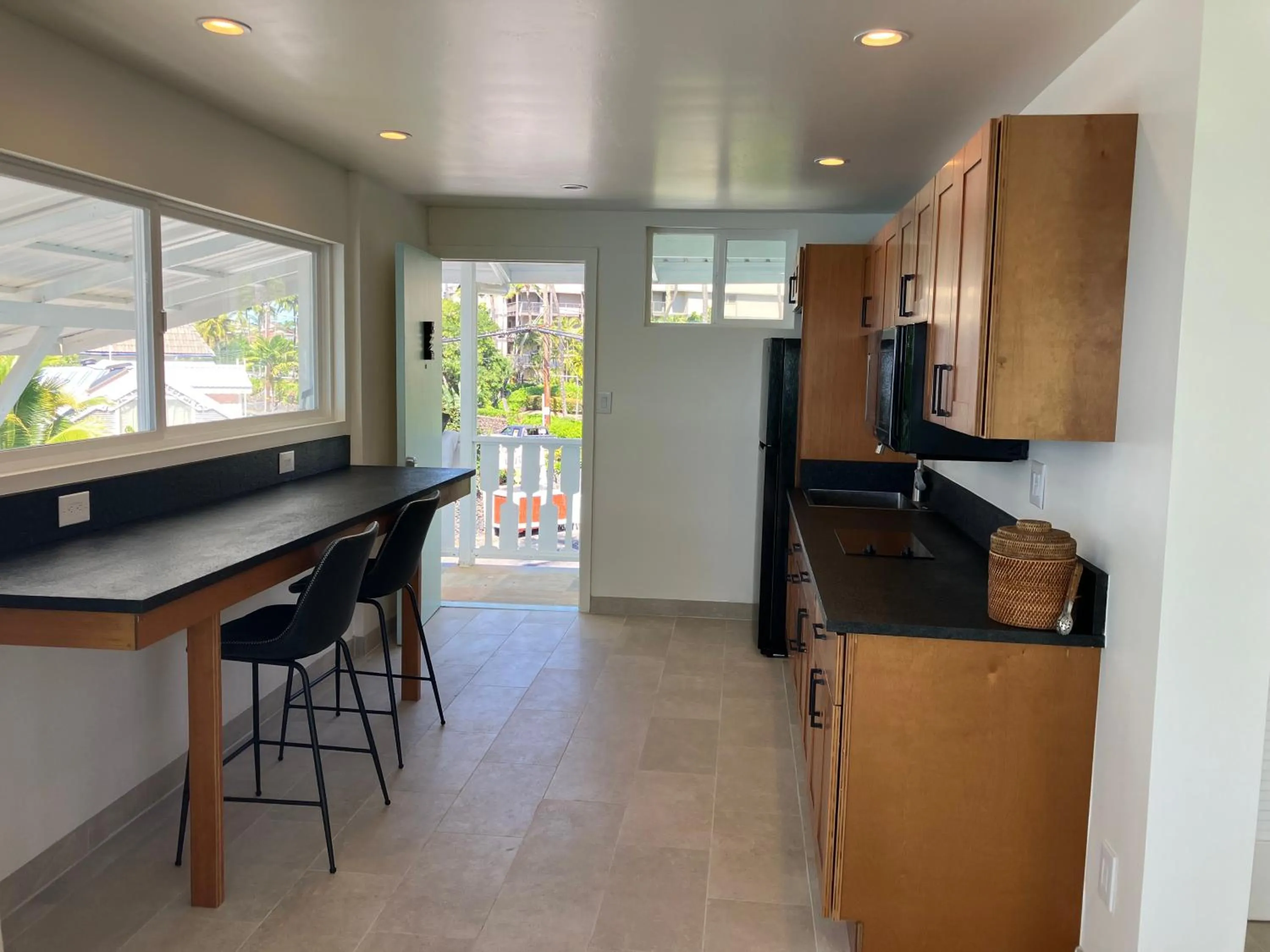 Kitchen or kitchenette in Kona Tiki Hotel - No Resort Fees