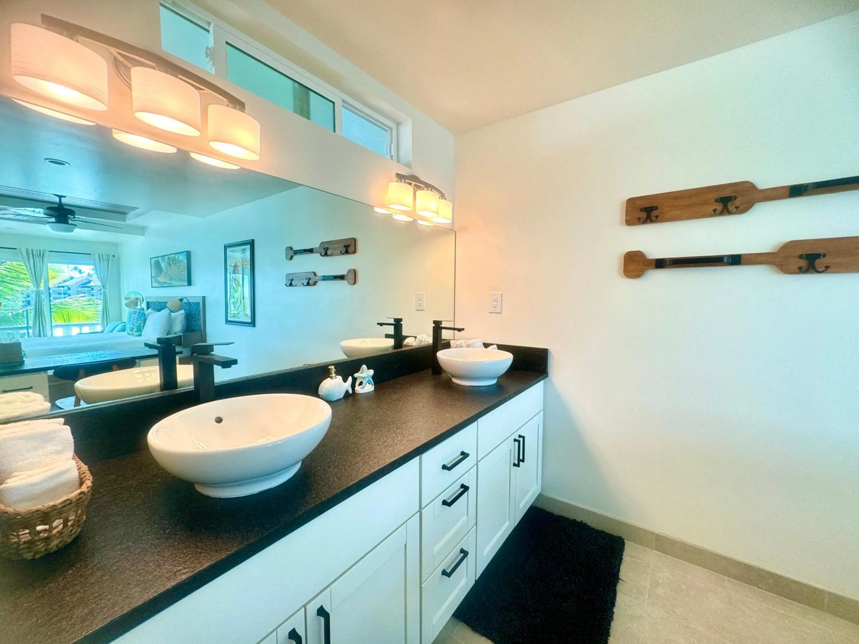 Bathroom in Kona Tiki Hotel - No Resort Fees