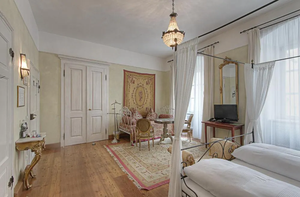 Bed in Hotel Orphée - Großes Haus