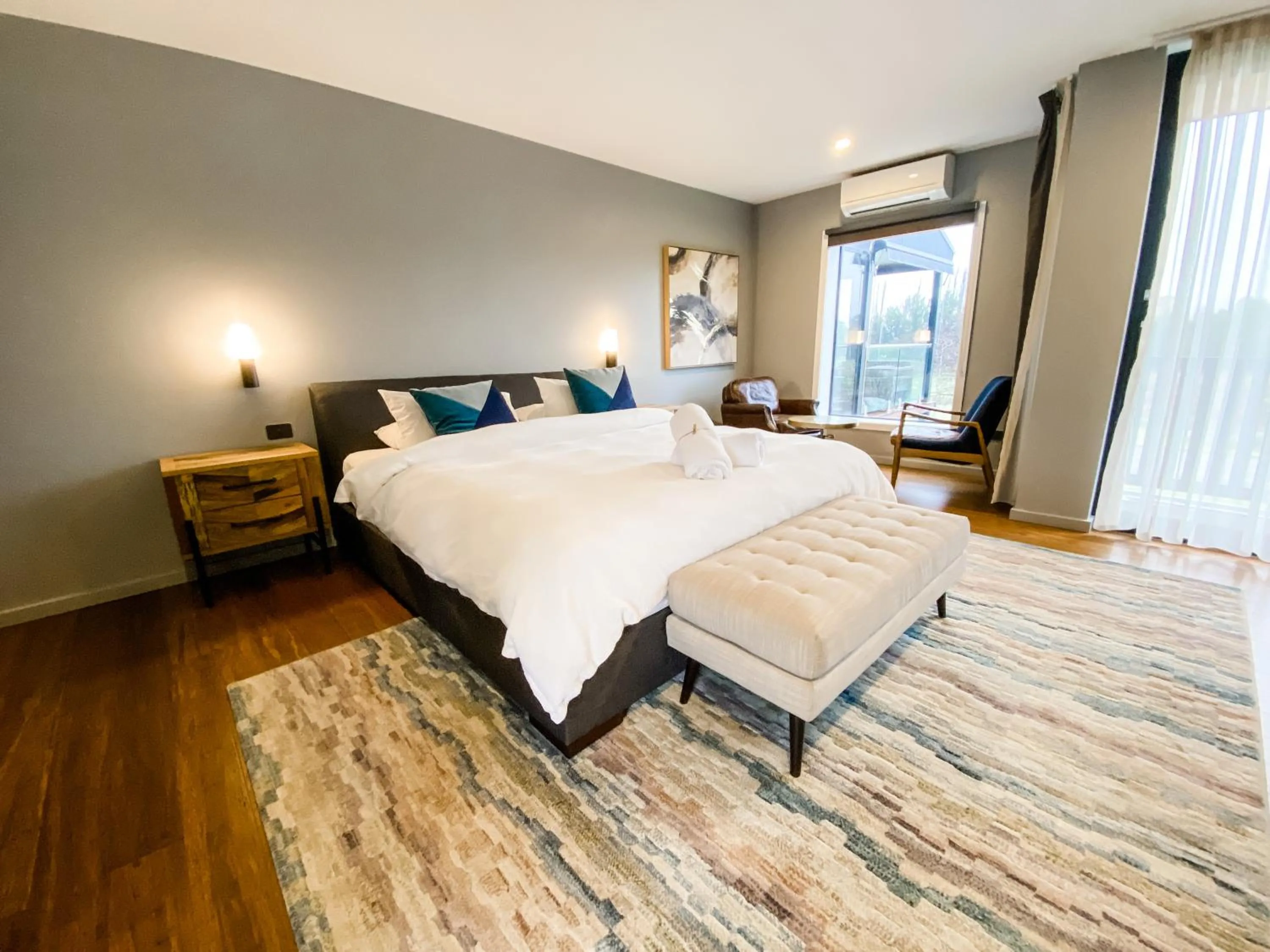 Bed in Blue Jacket Motel