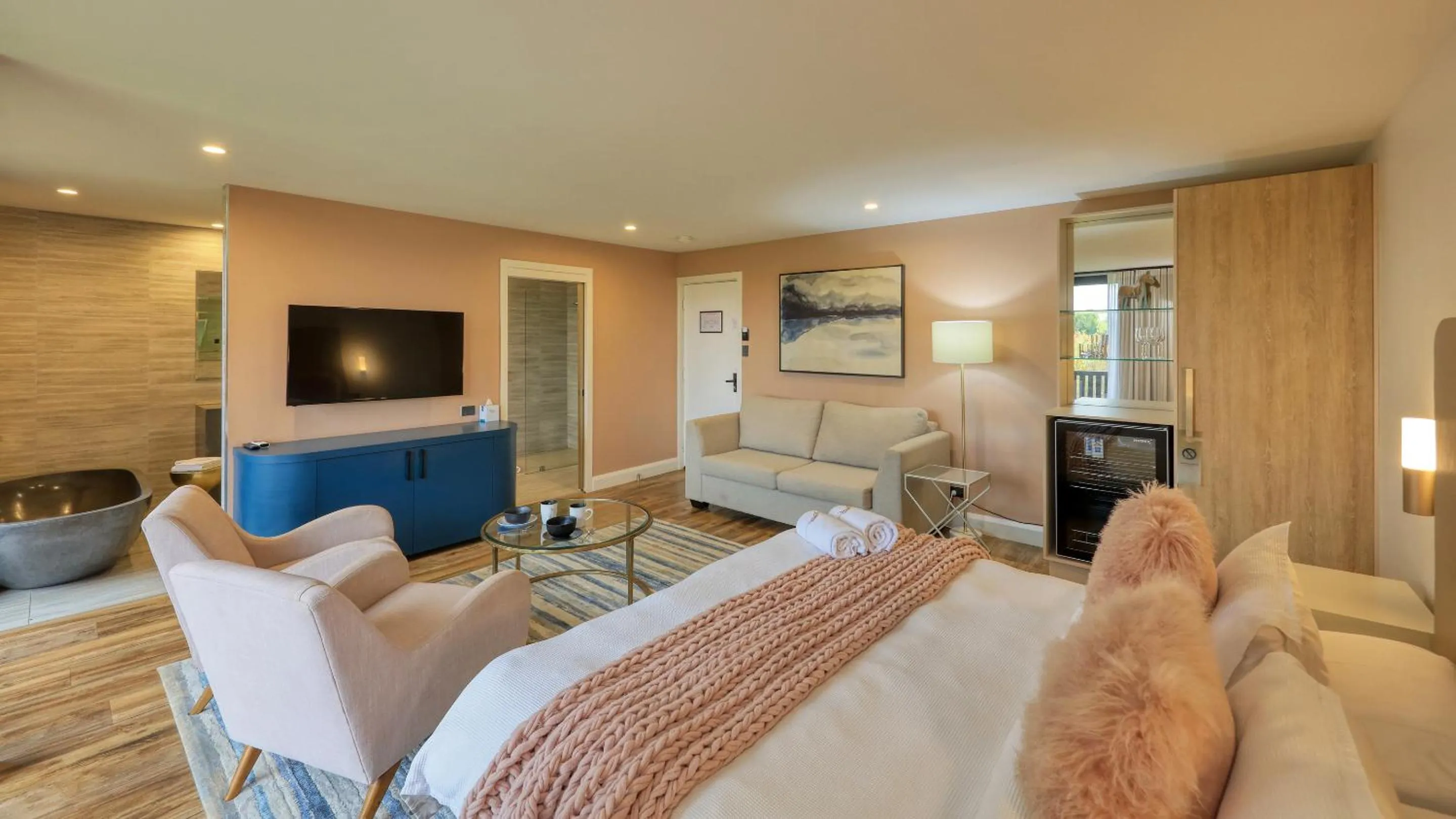 TV and multimedia, Bed in Blue Jacket Motel