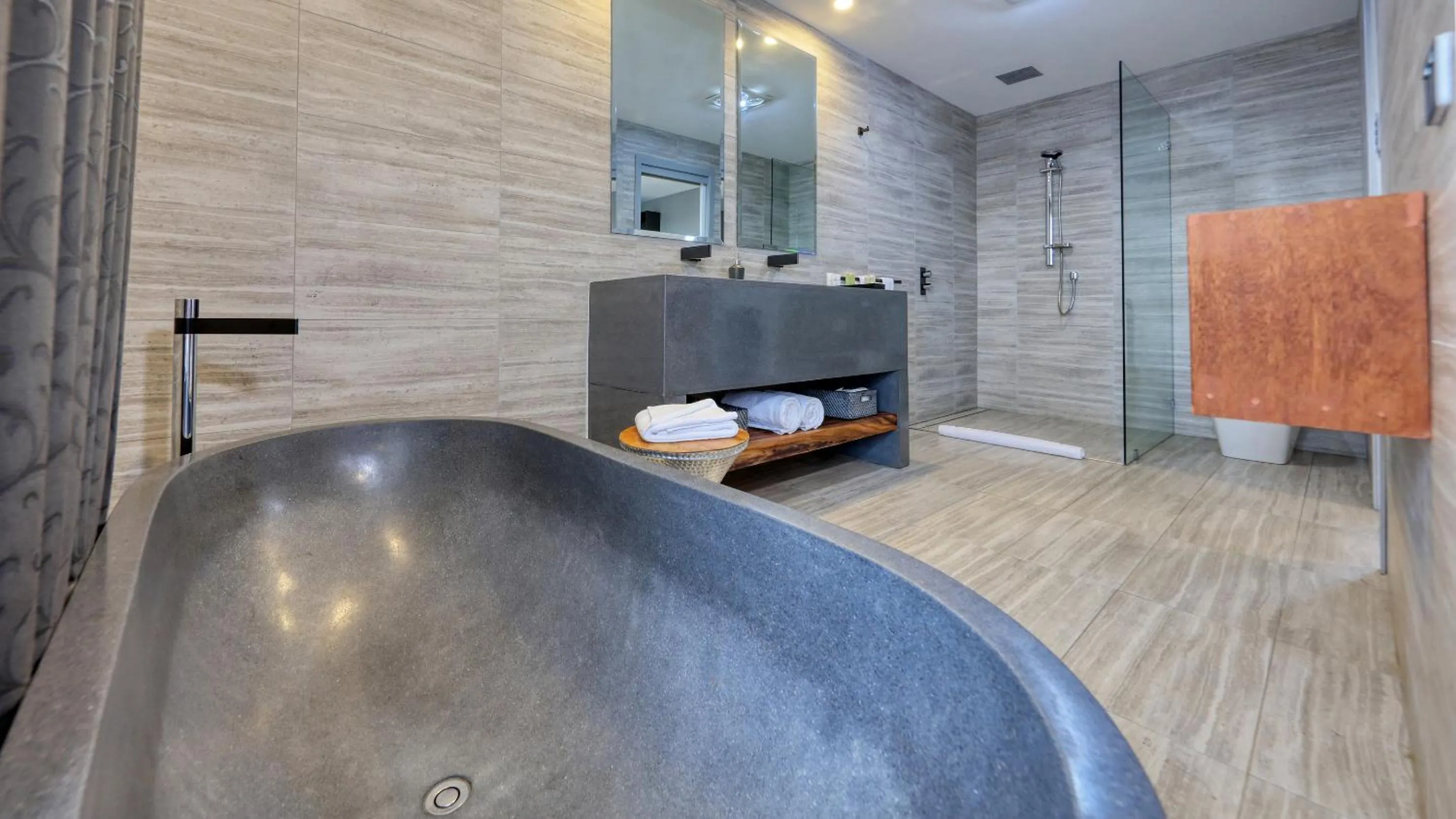 Shower in Blue Jacket Motel