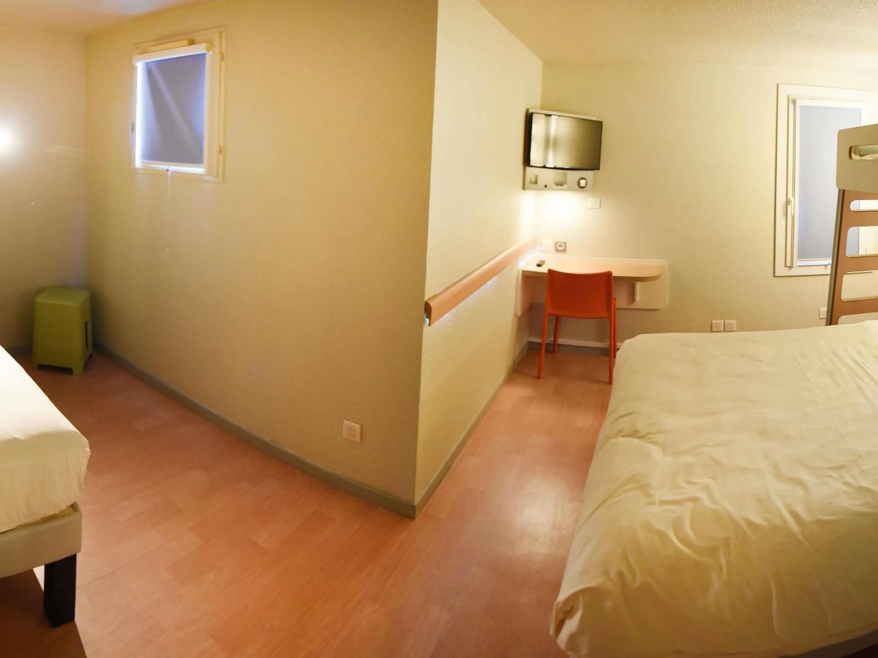 Bedroom, Bed in Hotel ibis Budget Laval