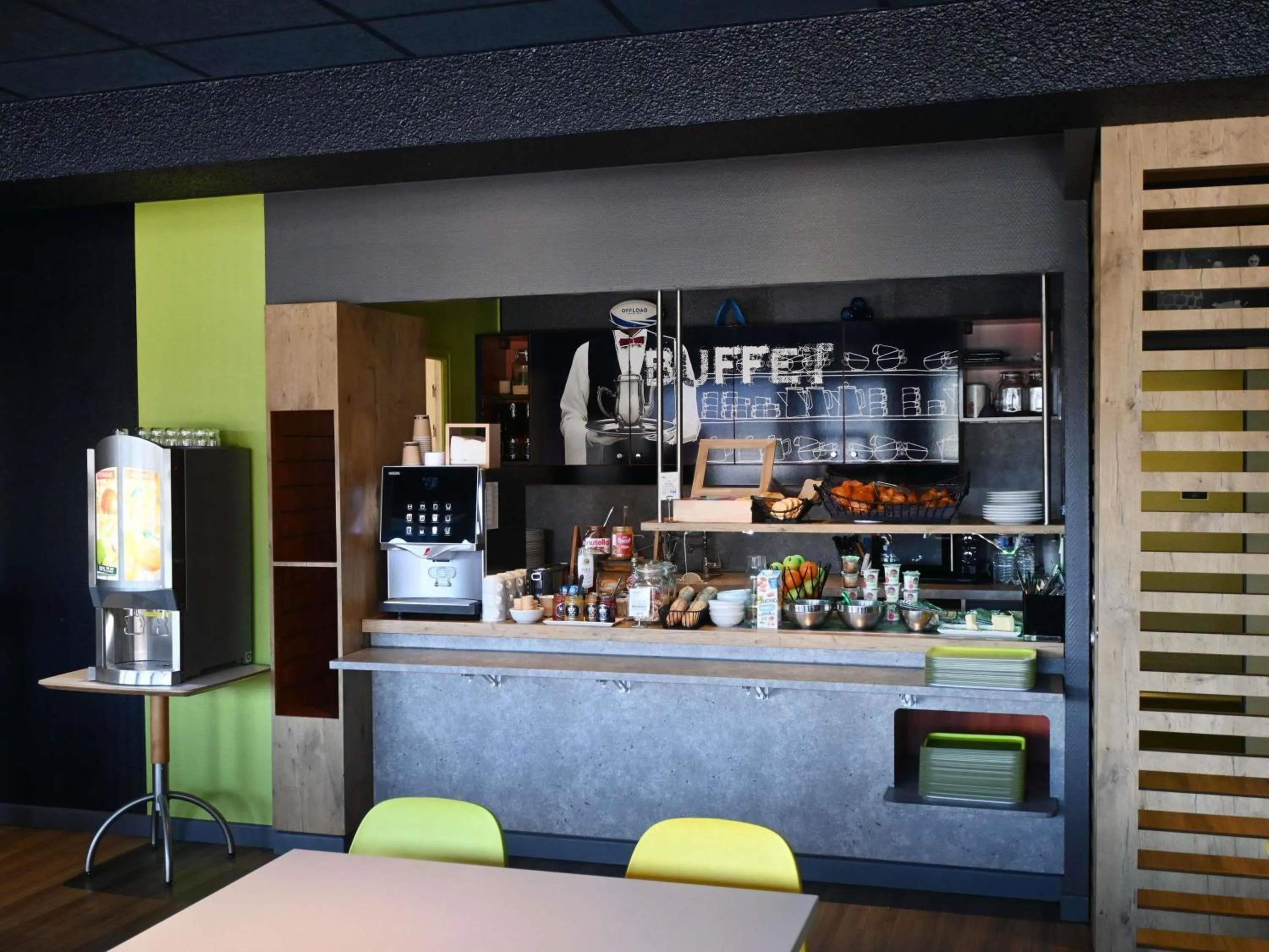 Breakfast in Hotel ibis Budget Laval