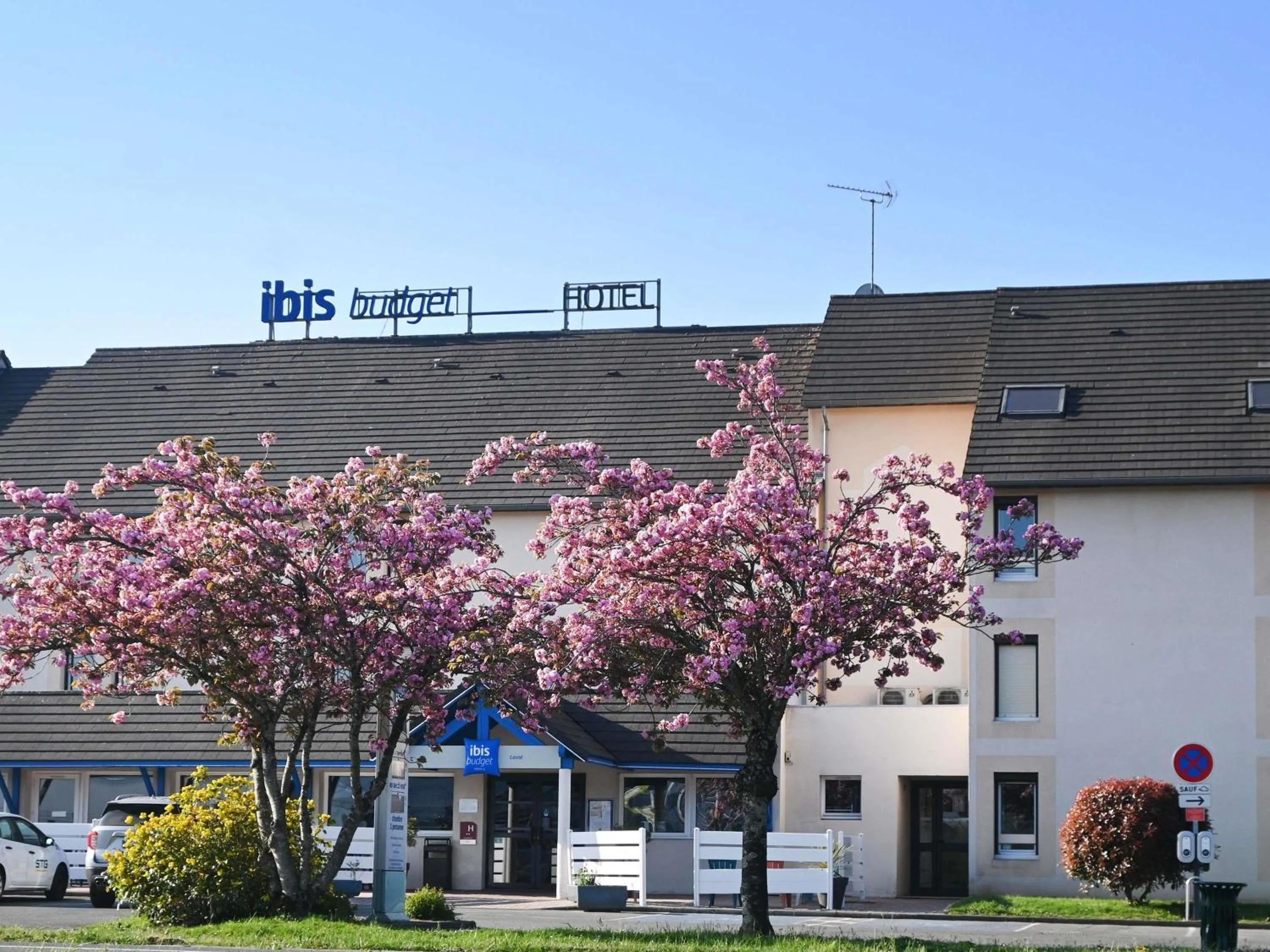 Property building in Hotel ibis Budget Laval