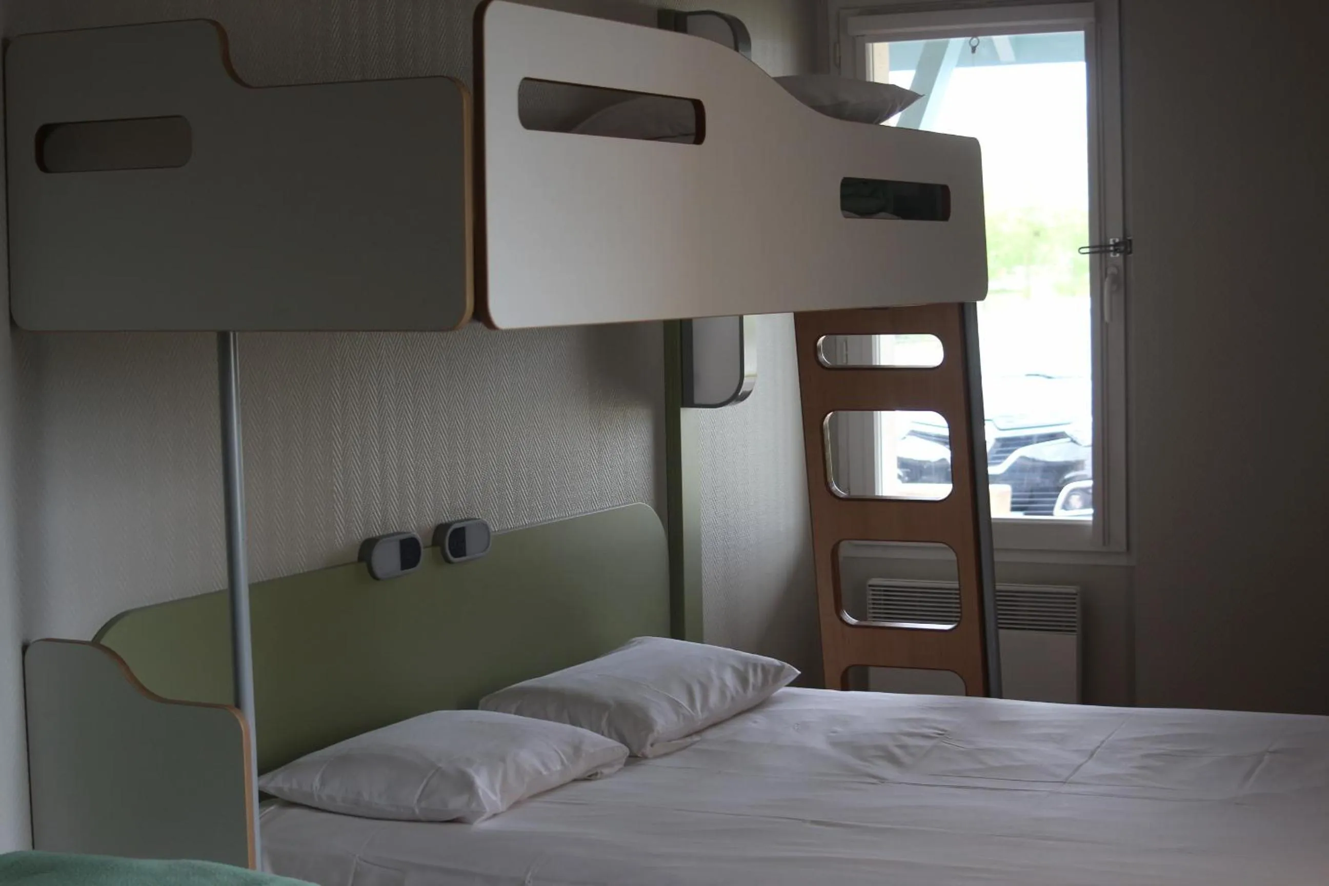 Bedroom, Bed in Hotel ibis Budget Laval