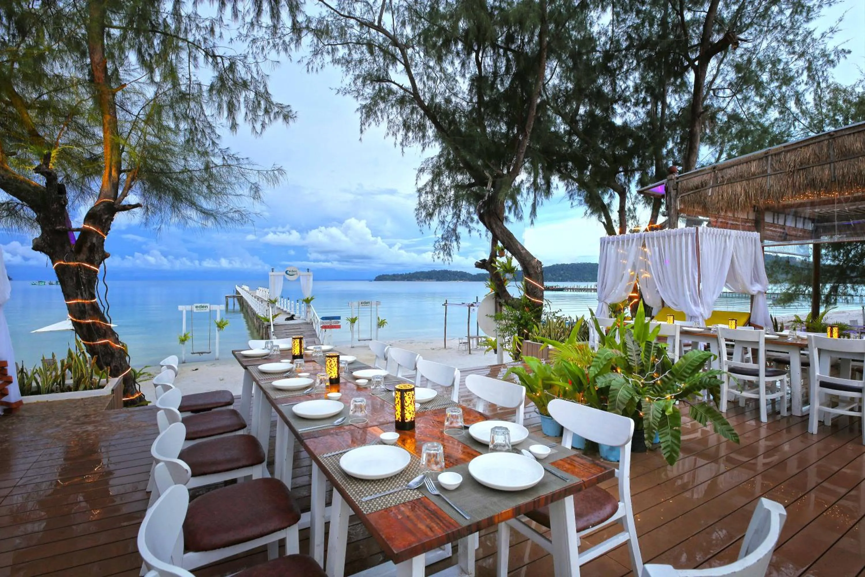 Restaurant/places to eat in Eden Beach Resort by EHM