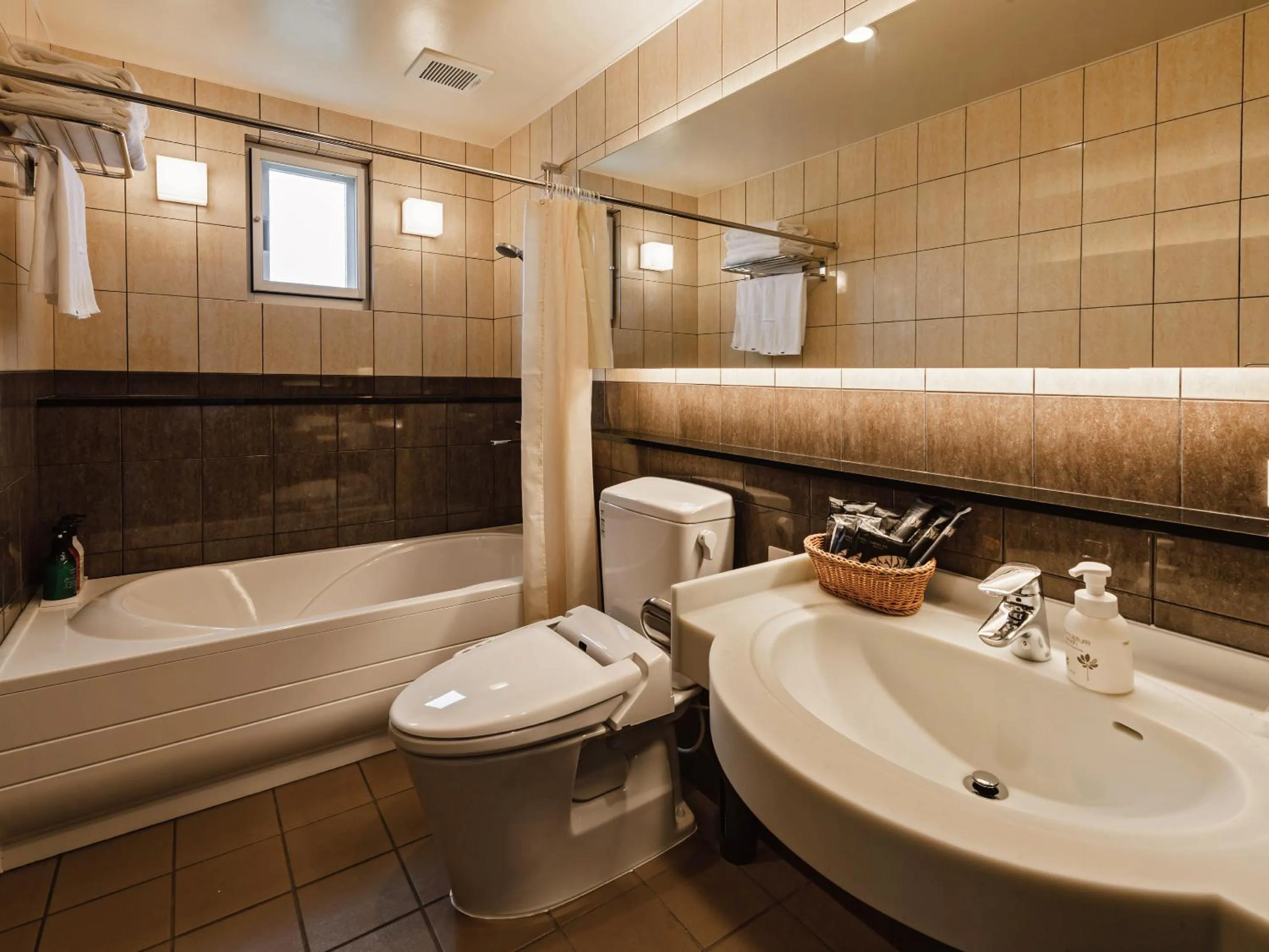 Bathroom in Family Condo Chatan Hills by Coldio Premium