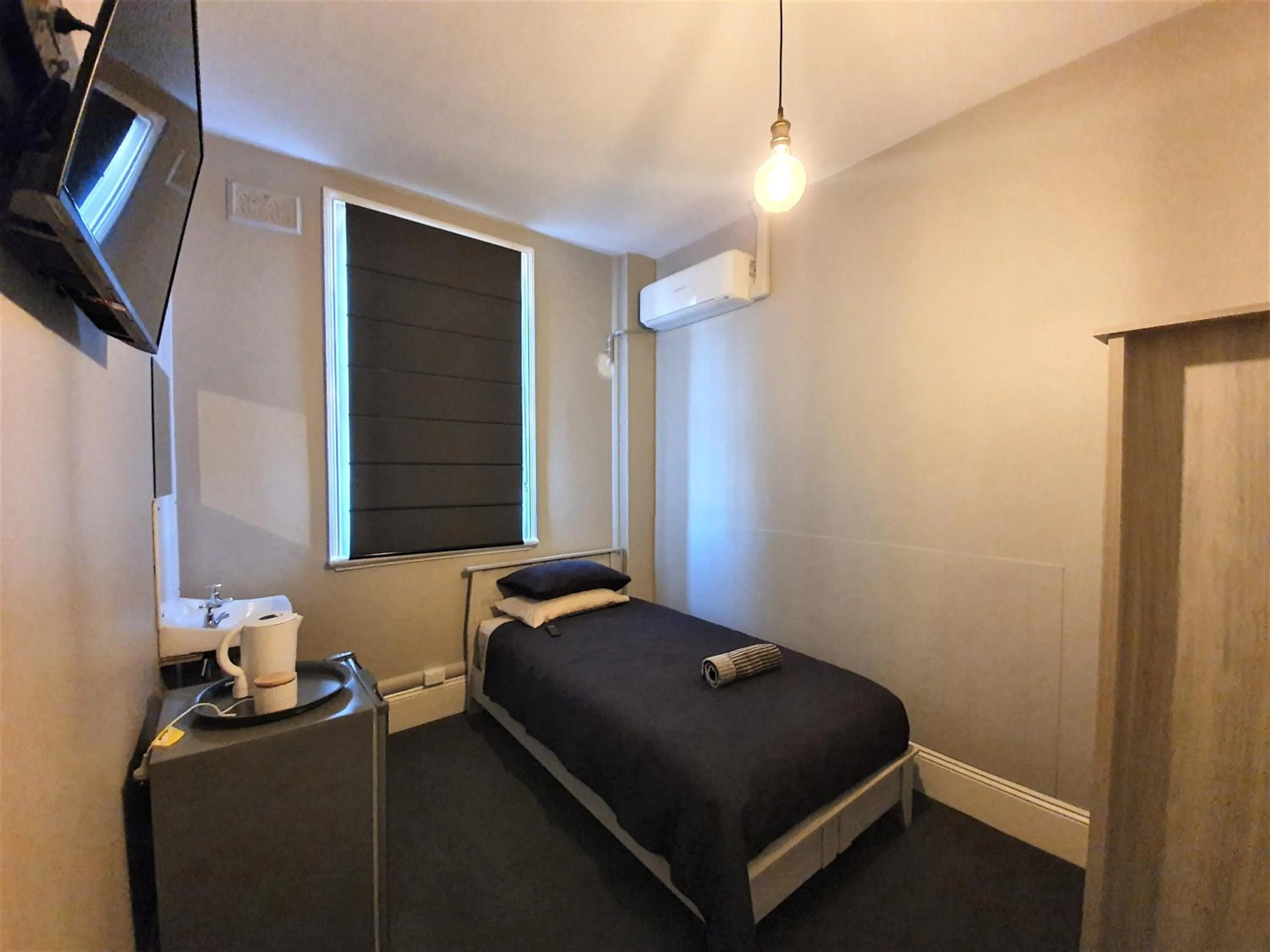 Bed in The Royal Hotel