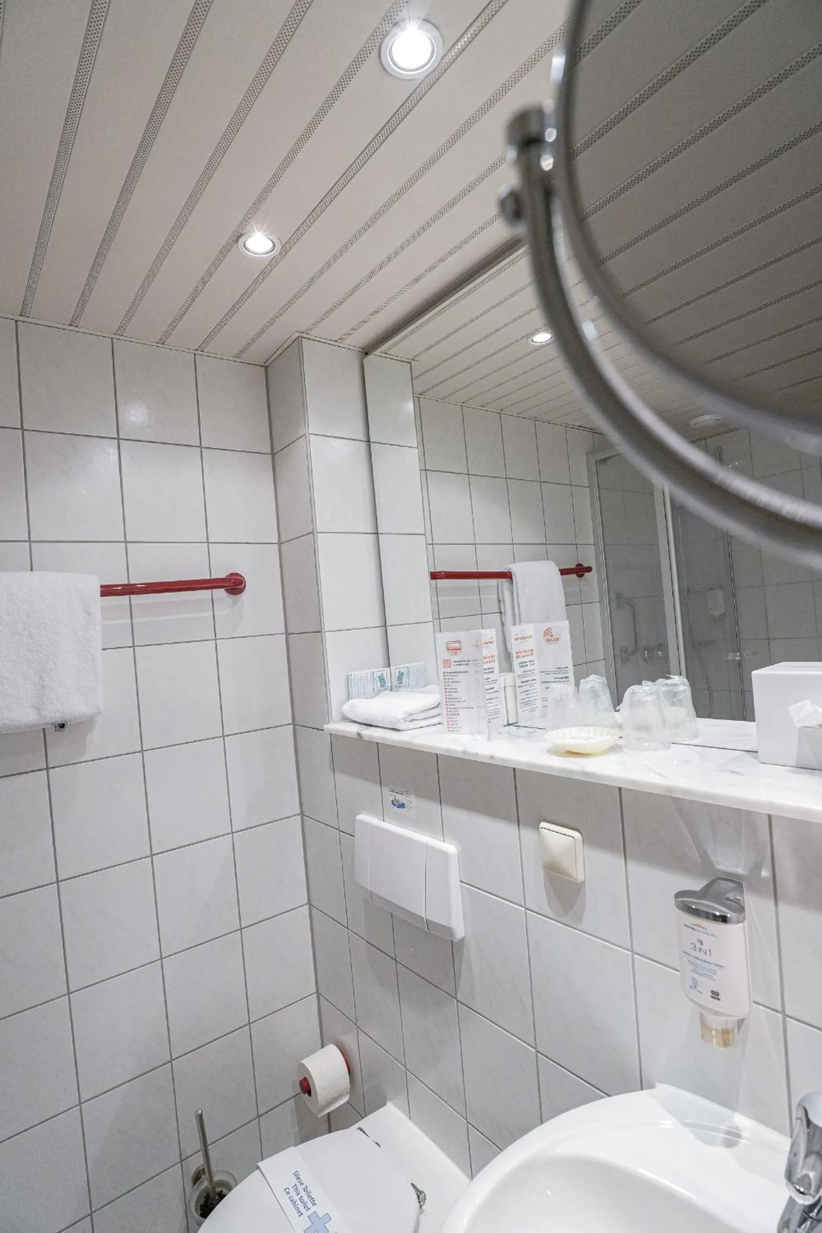 Bathroom in Hotel Märkischer Hof