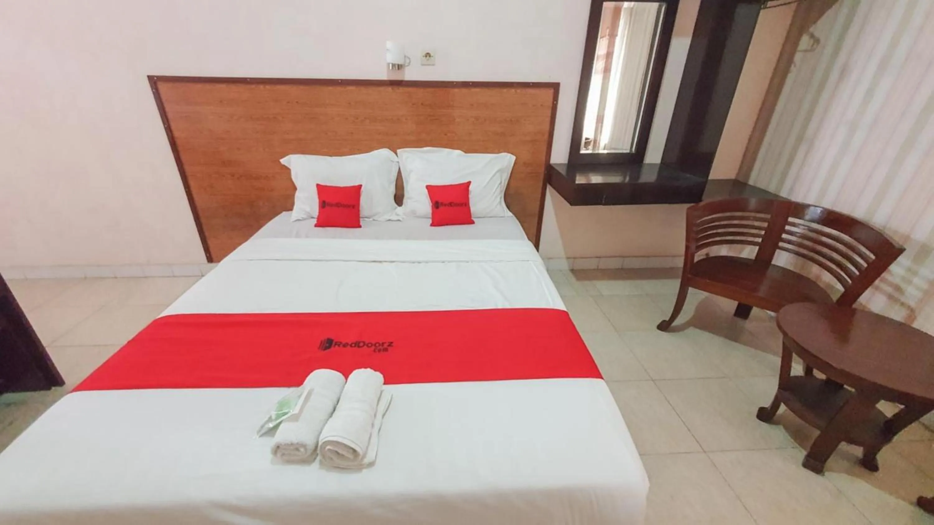 Bedroom, Bed in RedDoorz At Pujon Malang