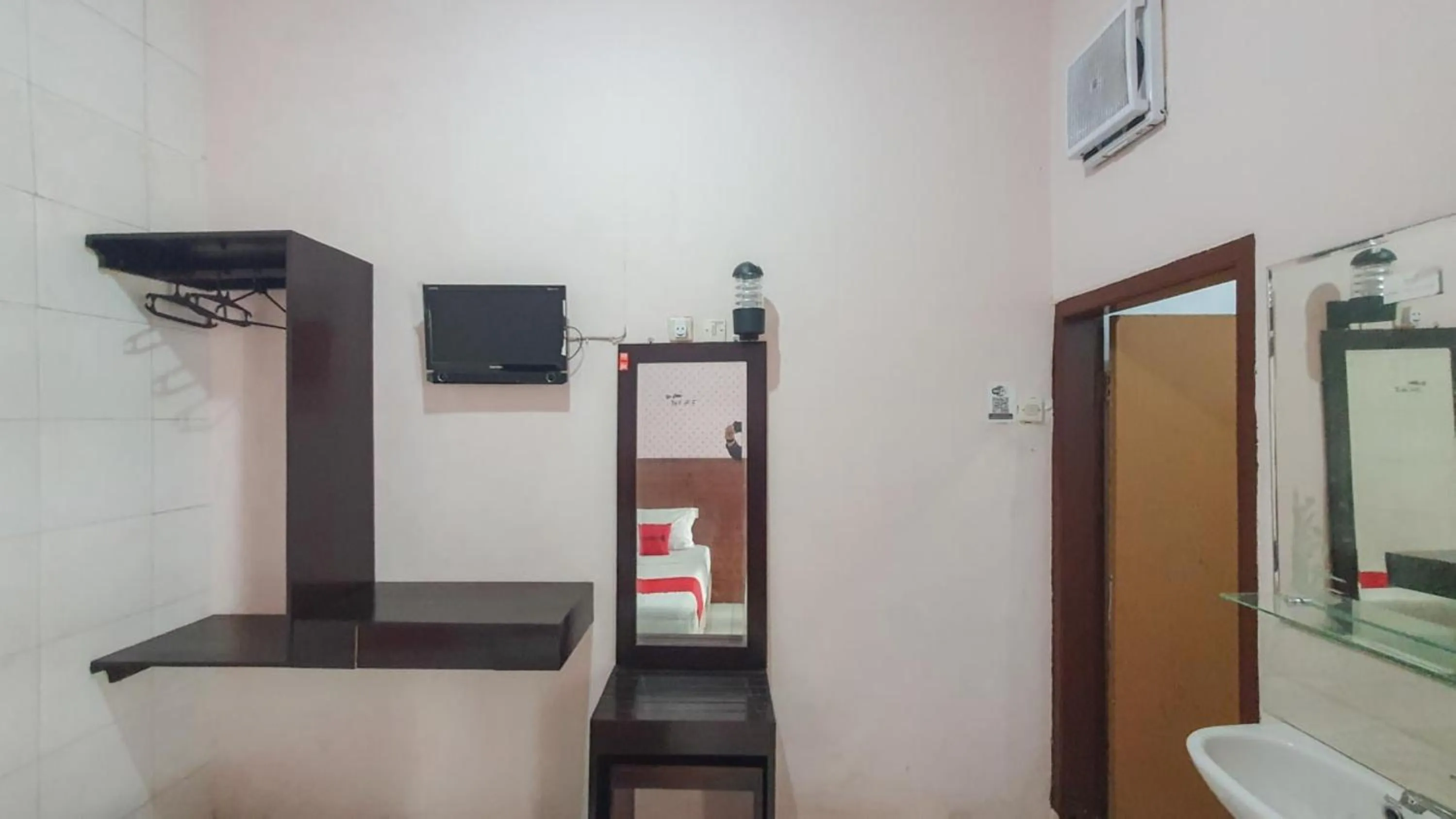 Bedroom in RedDoorz At Pujon Malang