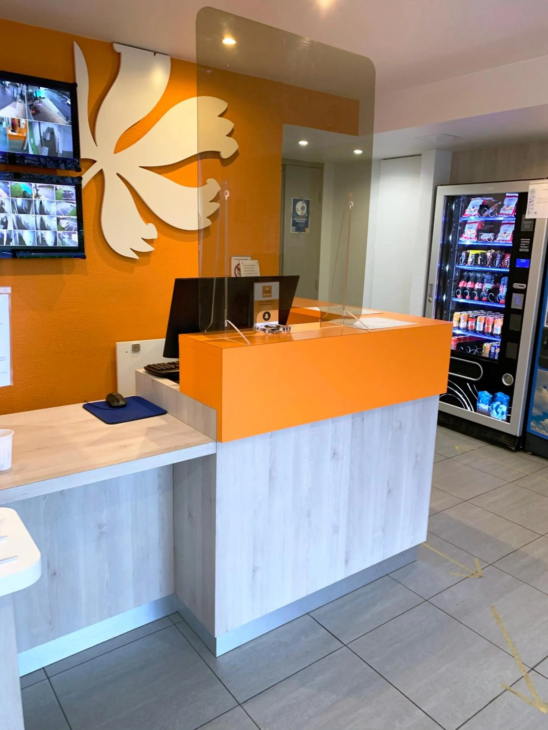 Lobby or reception in Premiere Classe Troyes Sud - Parc St Thibault - Buchères