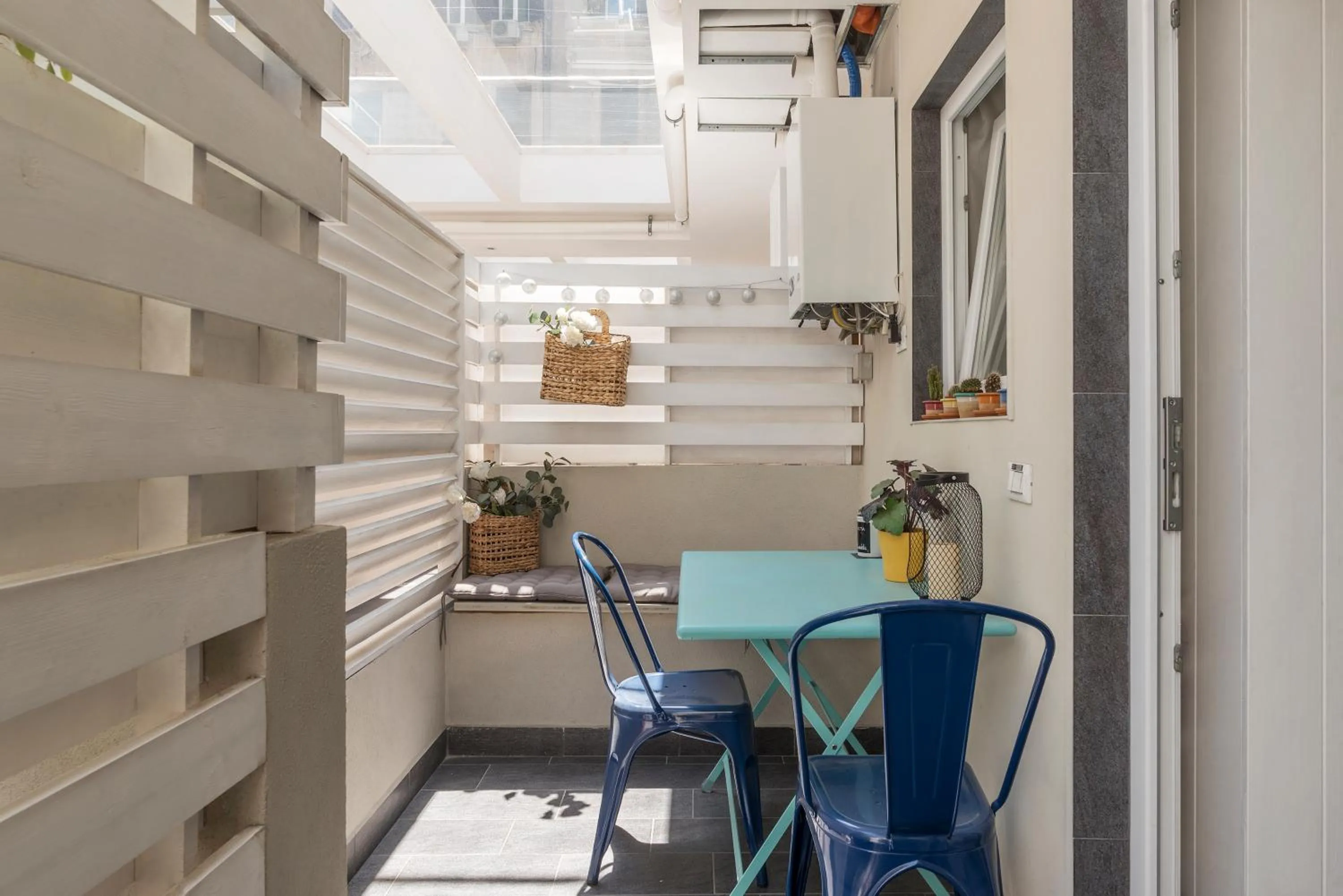 Area and facilities in Scala Santa & Laterano Open Space