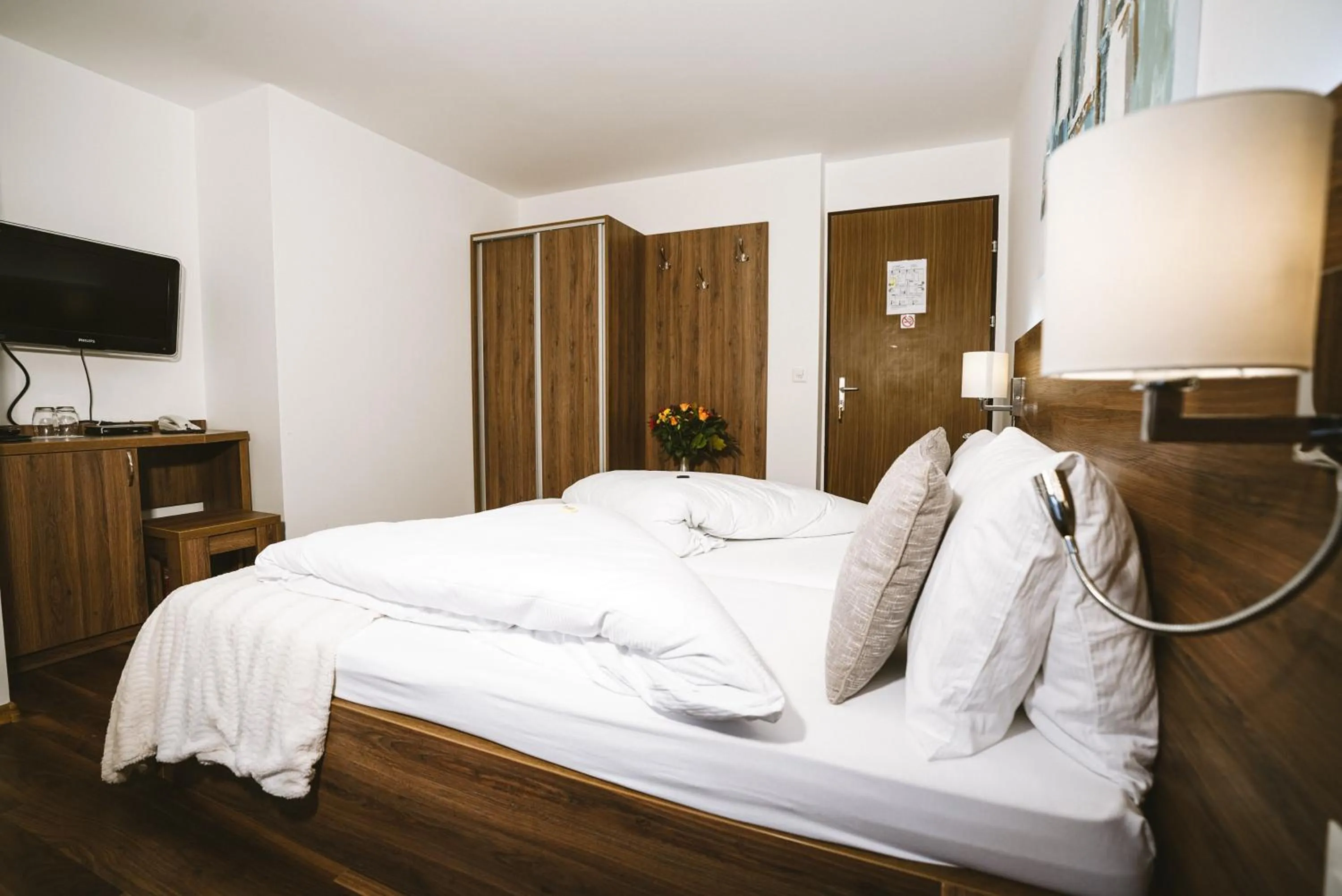 Photo of the whole room, Bed in Hotel Römerhof