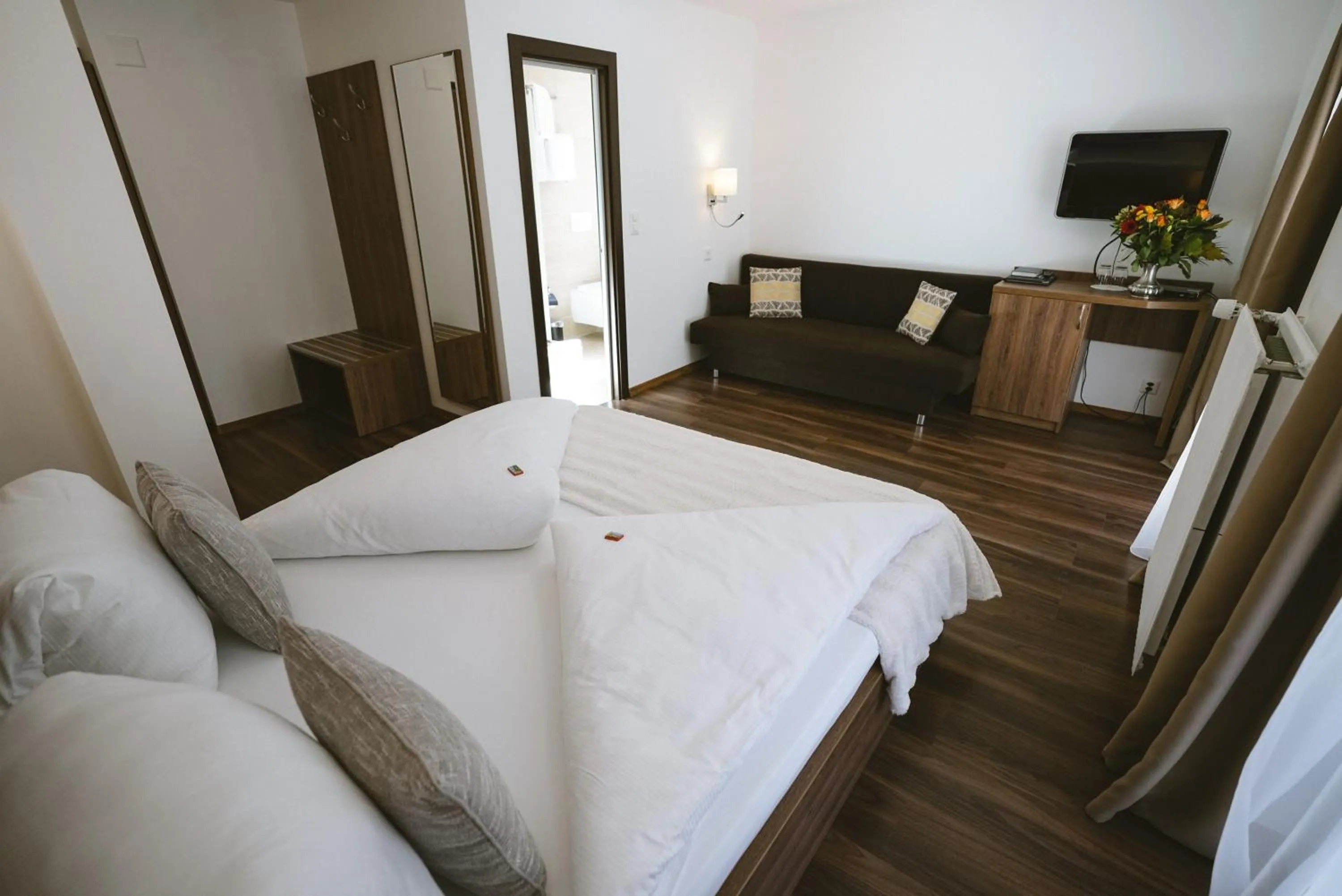 Photo of the whole room, Bed in Hotel Römerhof
