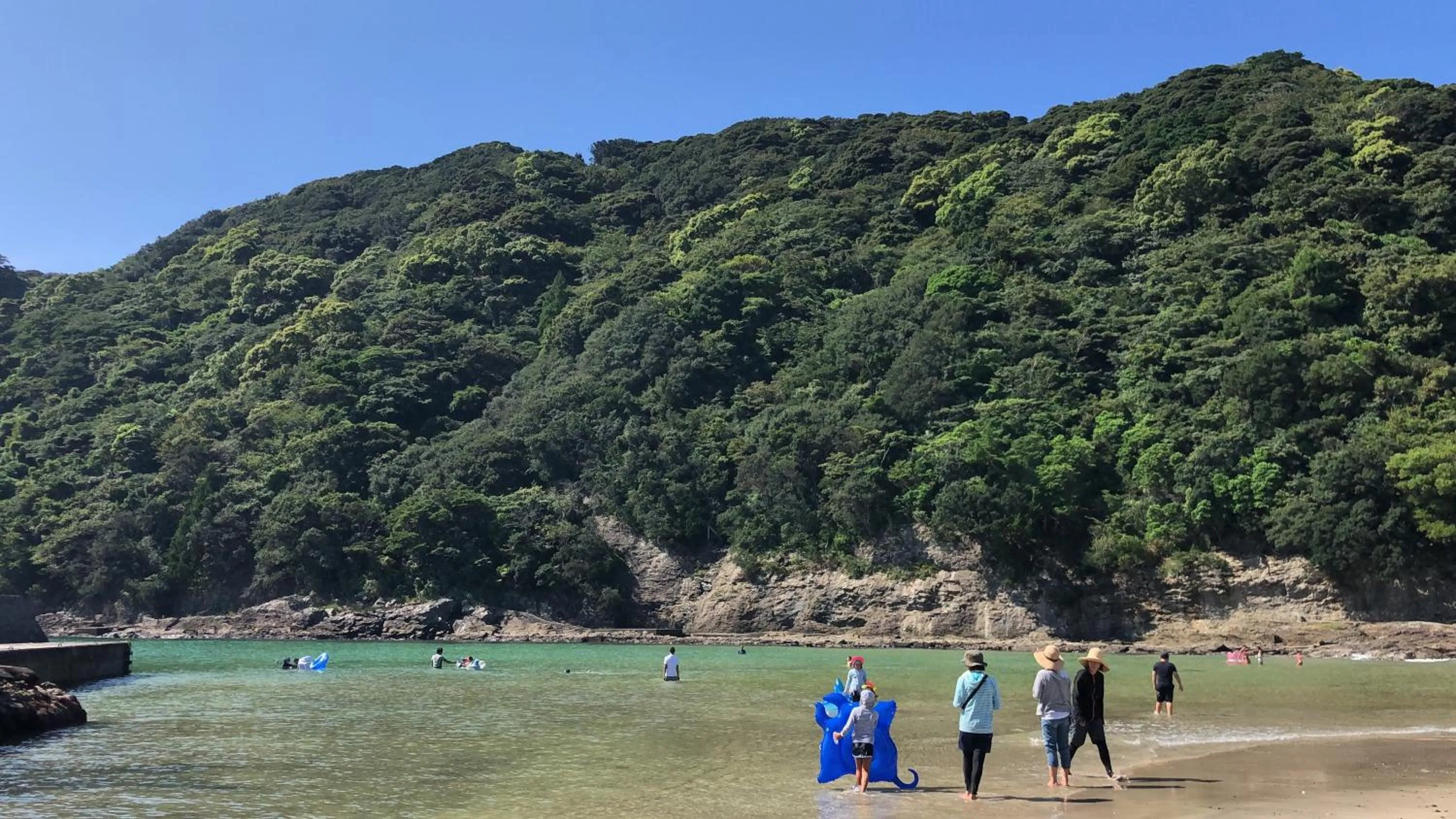 Beach in Guesthouse All you need - All rooms have an ocean view!