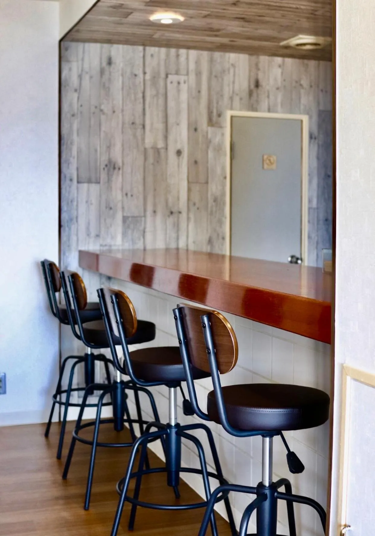 Communal lounge/ TV room in Guesthouse All you need - All rooms have an ocean view!