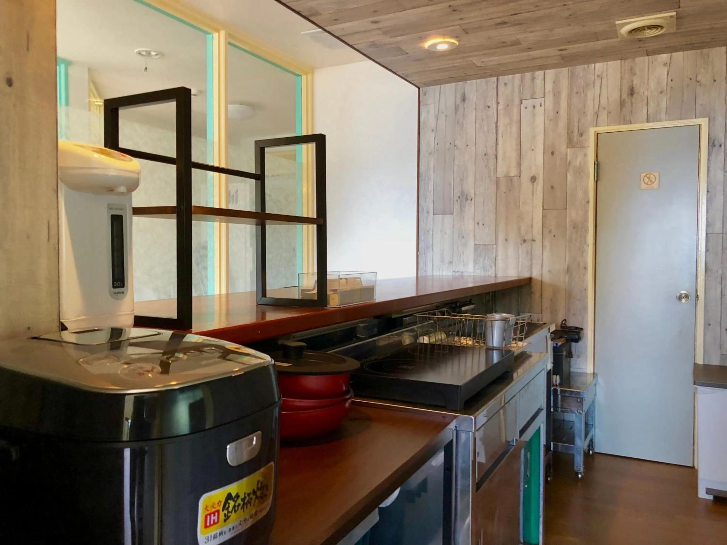 Kitchen or kitchenette in Guesthouse All you need - All rooms have an ocean view!