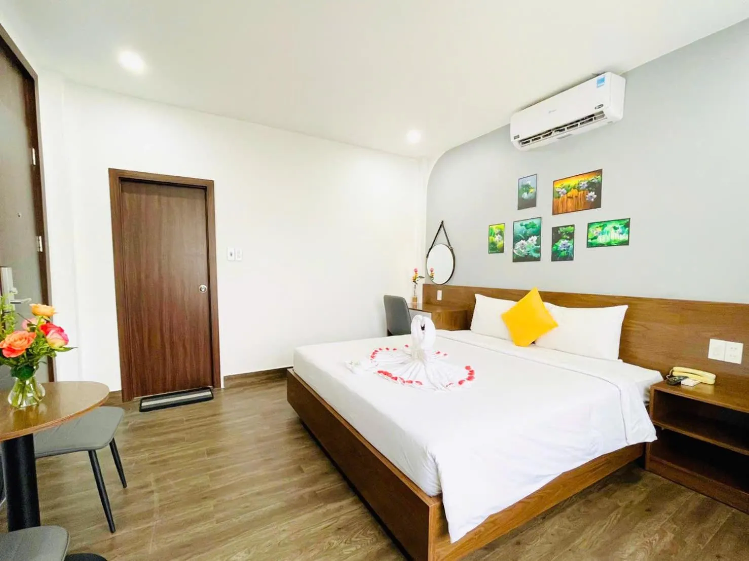 Bed in Hue Royal Hotel