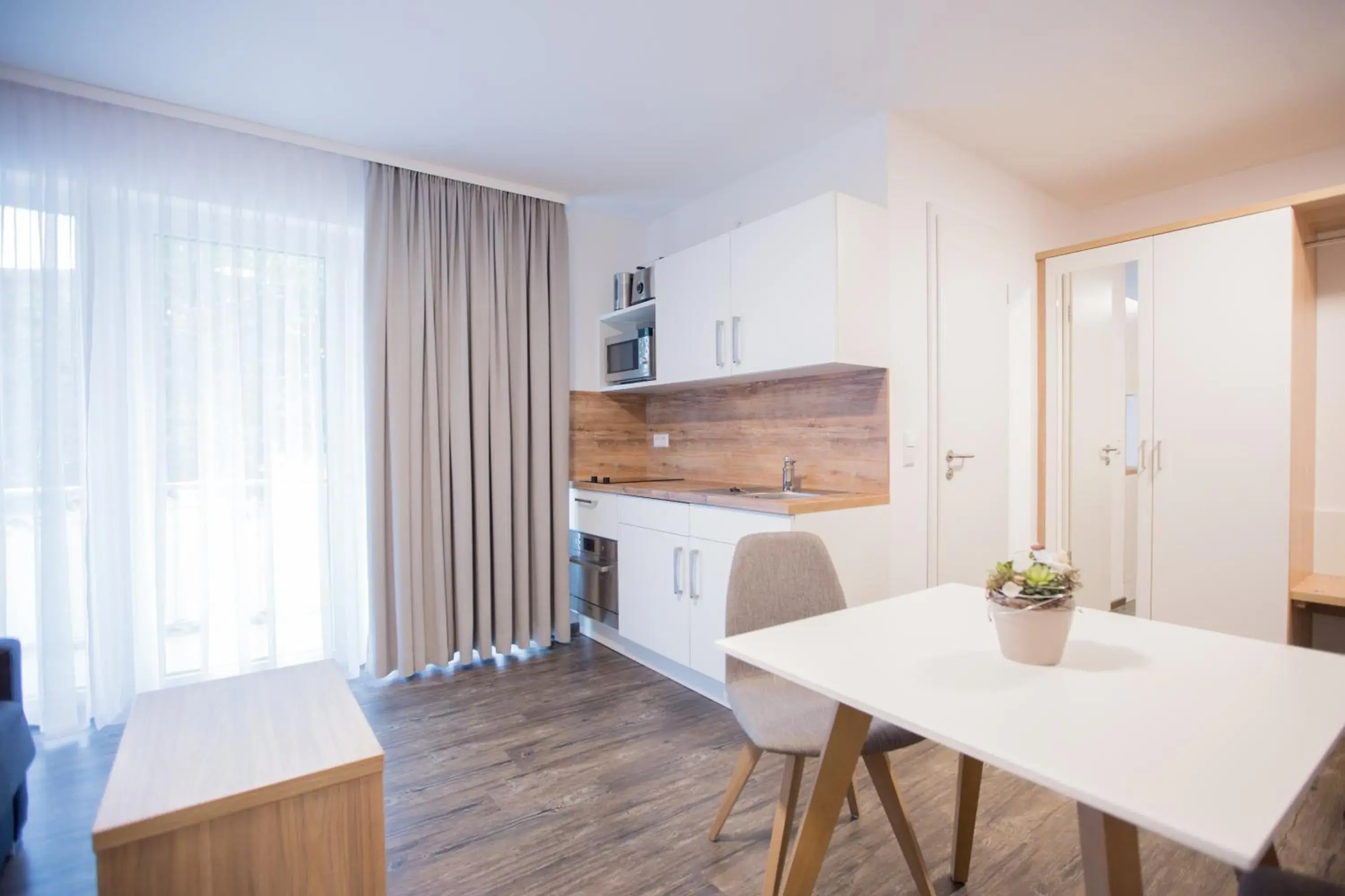 Single Room with Balcony in Schoko-Apartments mit Bad & Küche Single Room with Balcony in Schoko-Apartments mit Bad & Küche